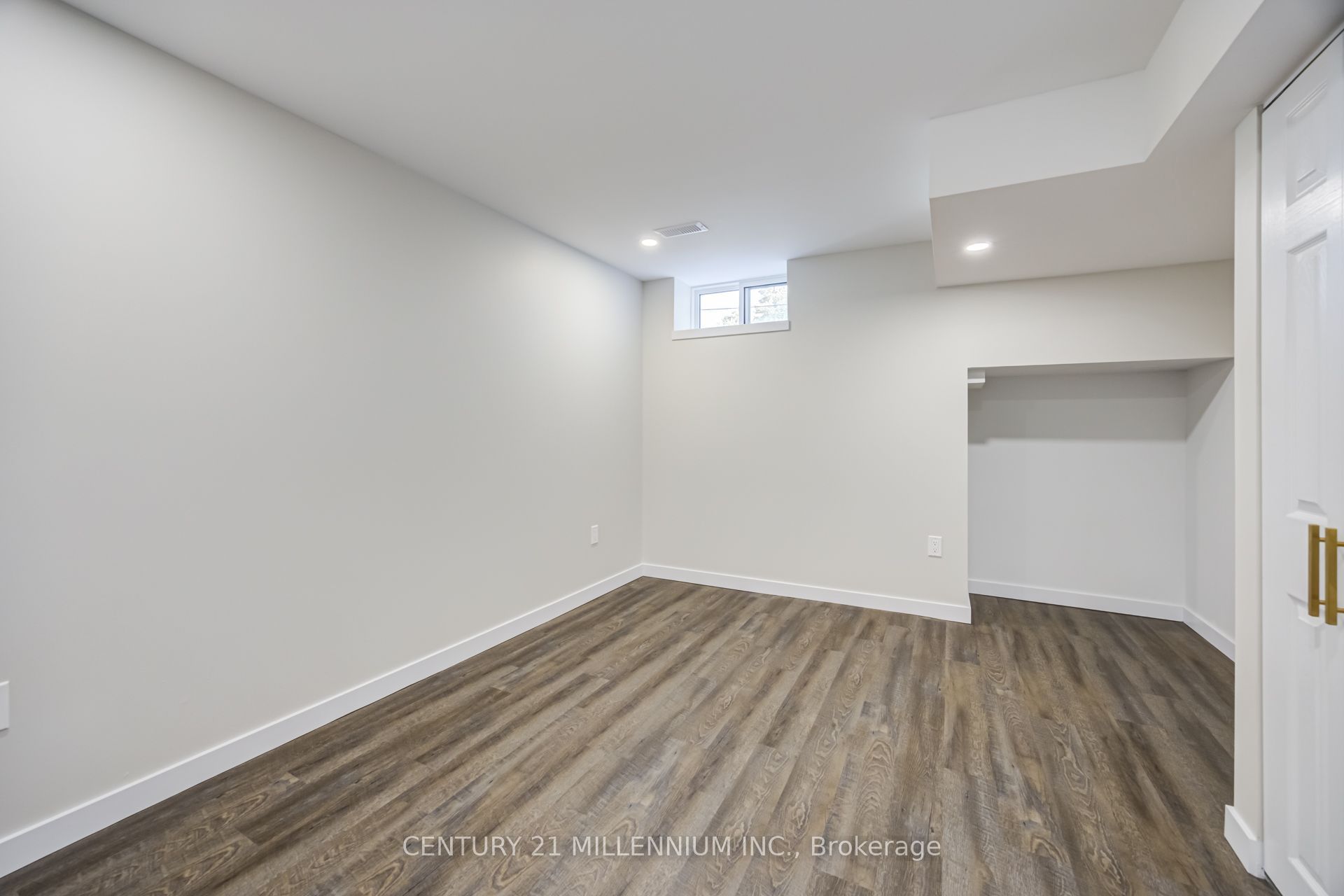 18 Leneck Avenue Basement Property Photo 17