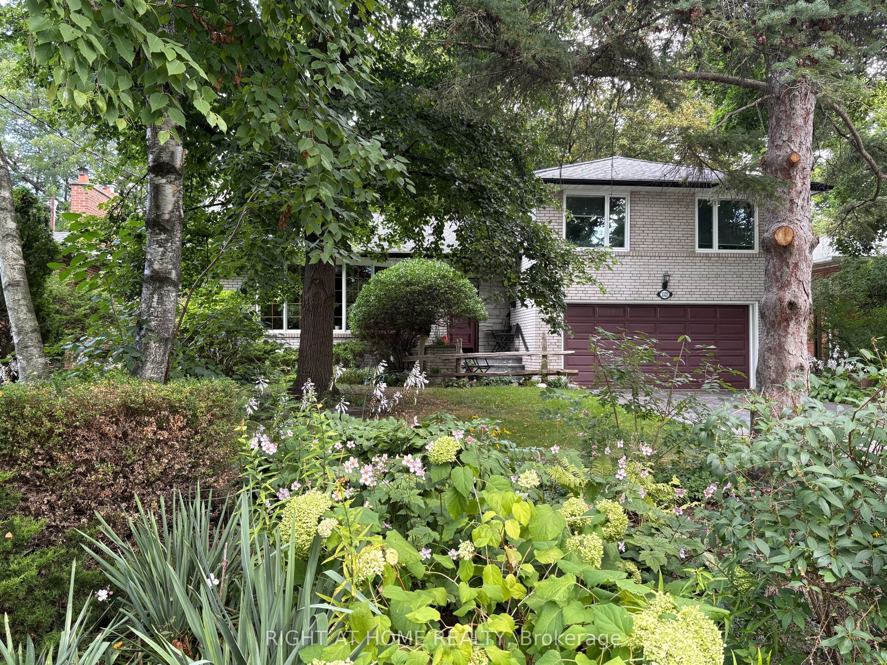 3325 Enniskillen Circle Property Photo 2