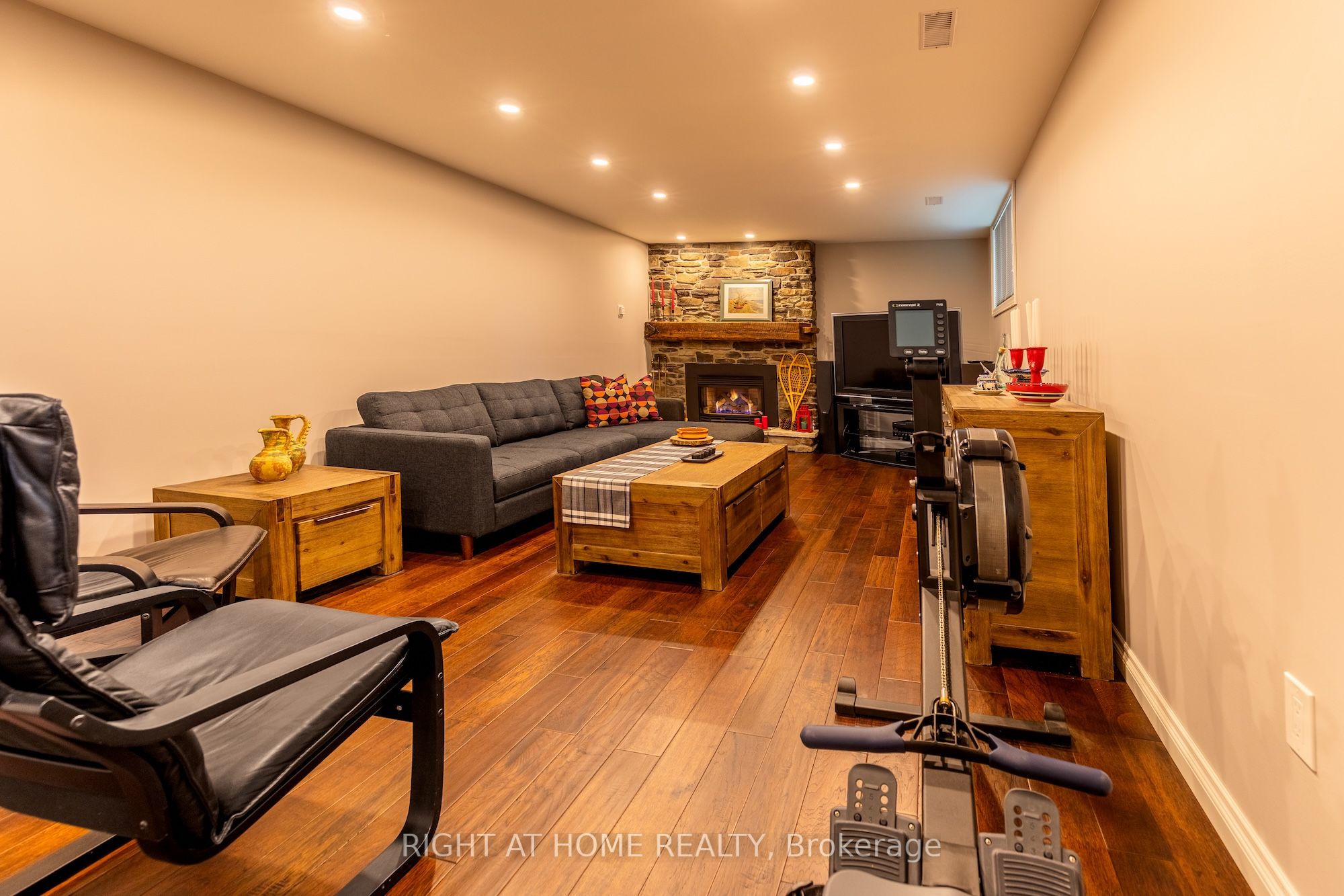 3325 Enniskillen Circle Property Photo 16