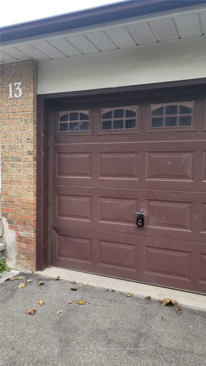 13 Manitou Crescent Main Property Photo 2