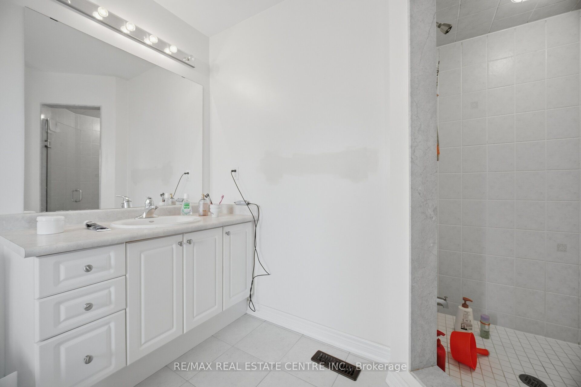 65 Connolly Crescent Property Photo 27