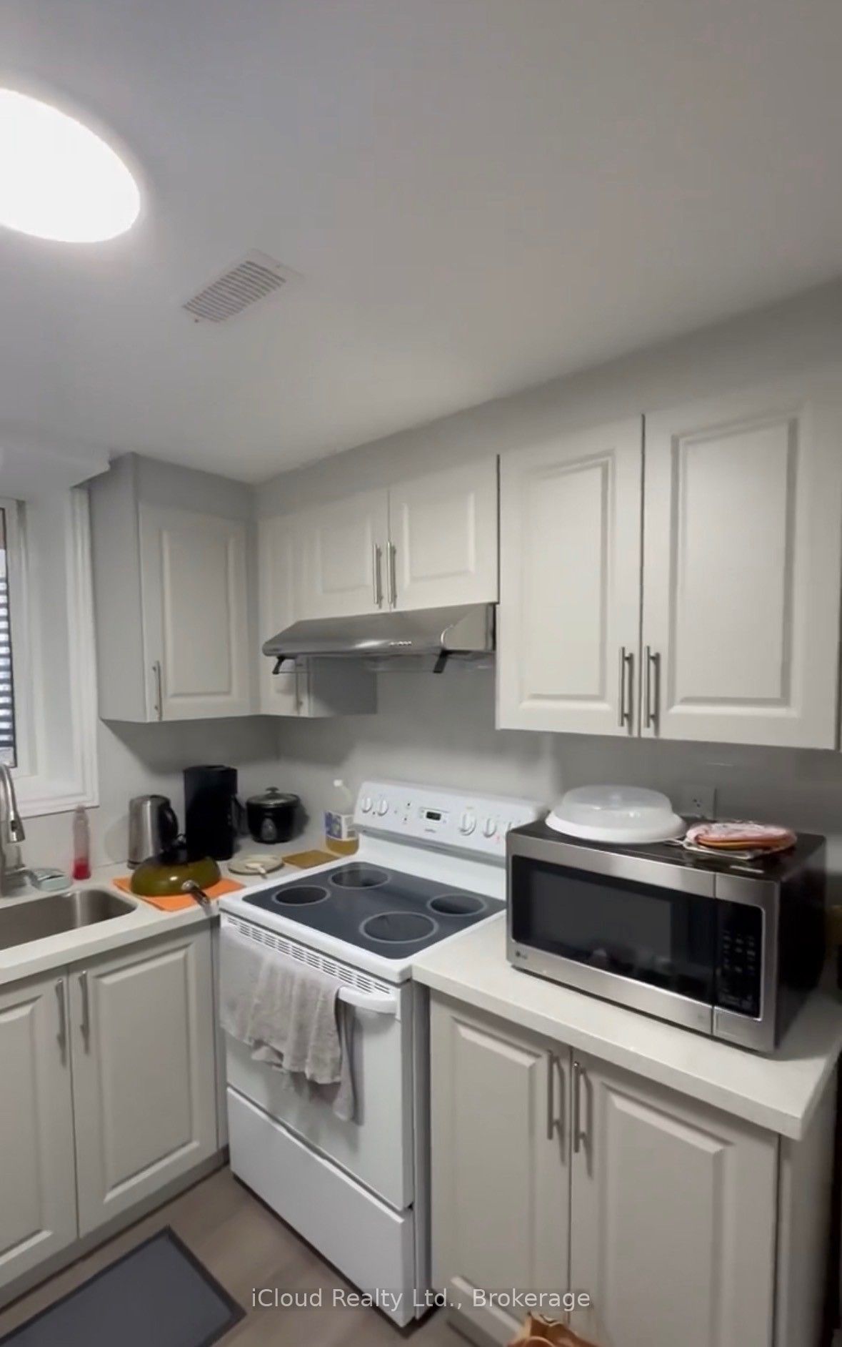 5473 Red Brush Drive Property Photo 2