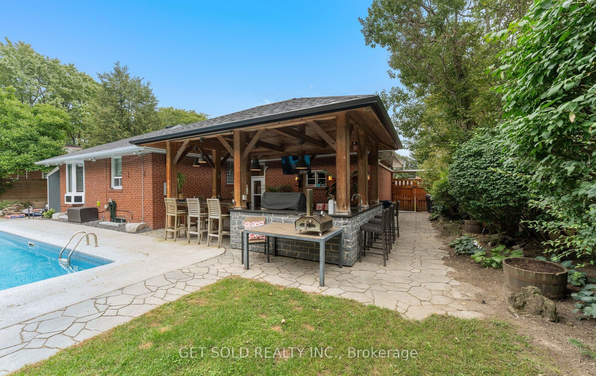 136 Prince George Drive Property Photo 41