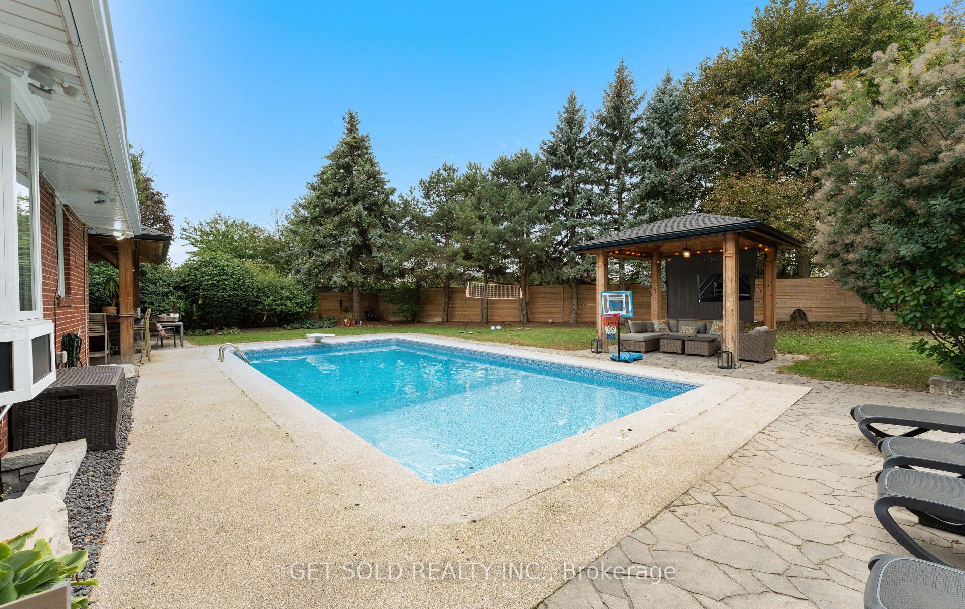 136 Prince George Drive Property Photo 43