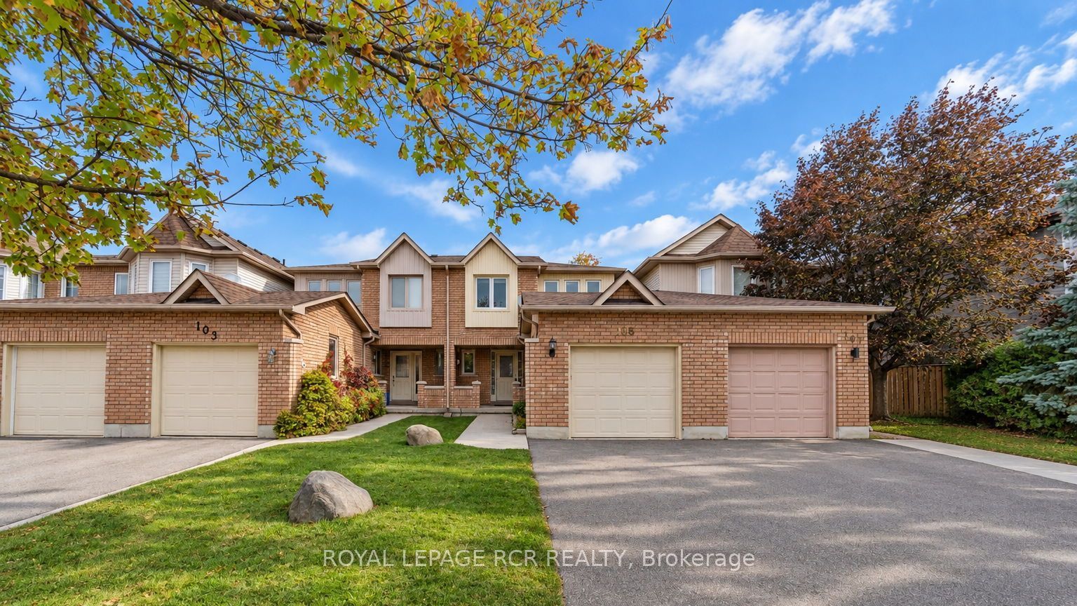 105 Hanton Crescent Property Photo 1