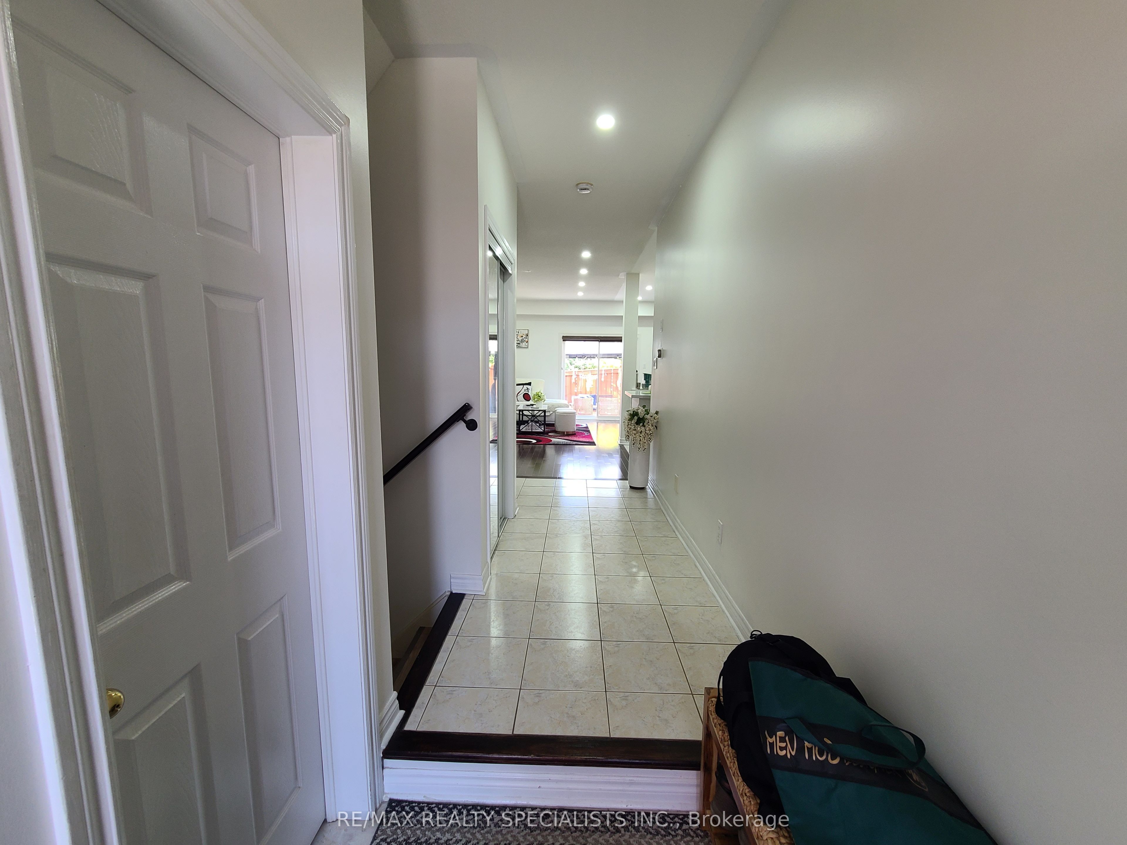 360 Hobbs Crescent Property Photo 5