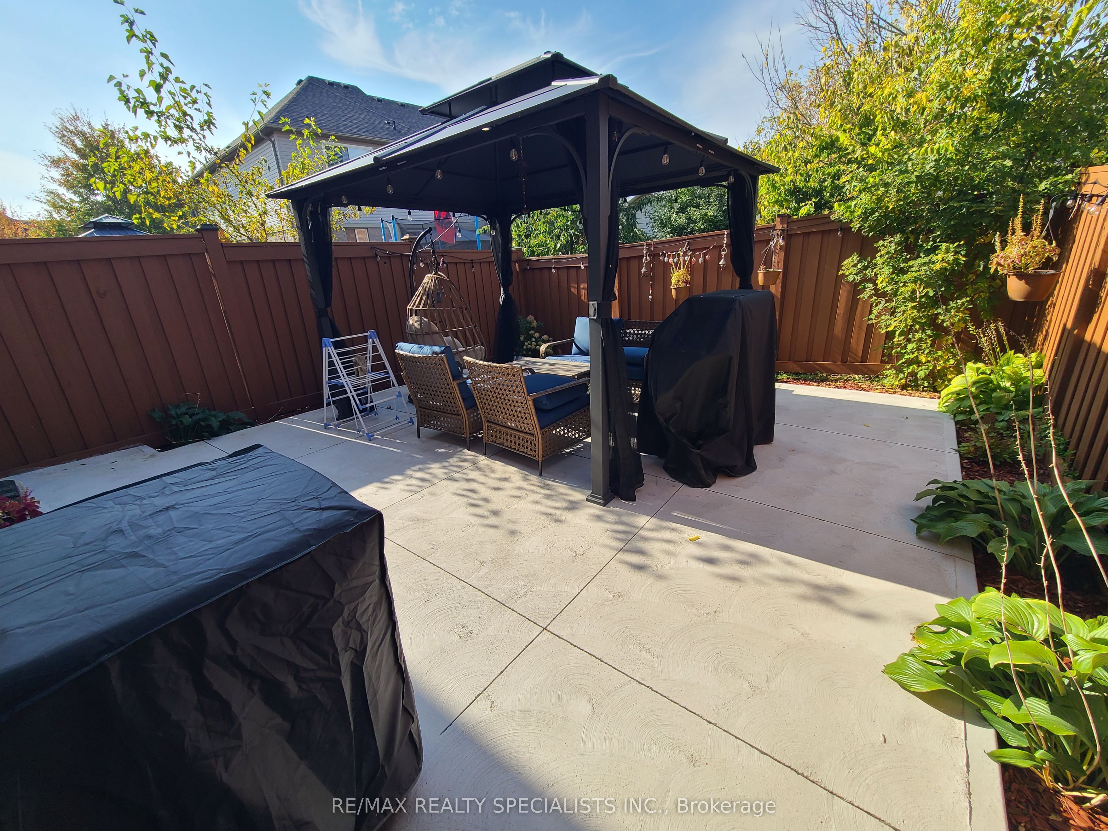 360 Hobbs Crescent Property Photo 40