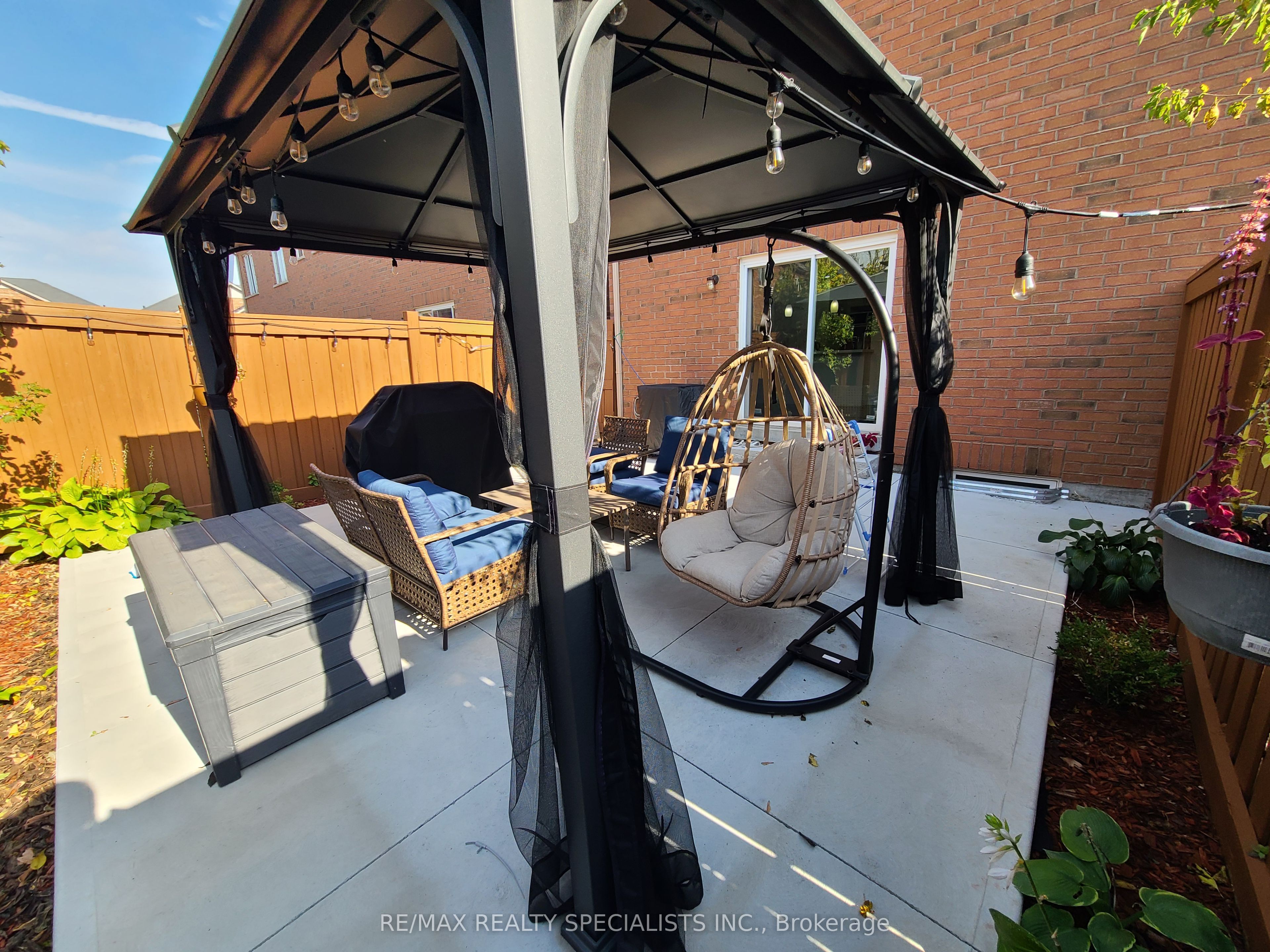 360 Hobbs Crescent Property Photo 42