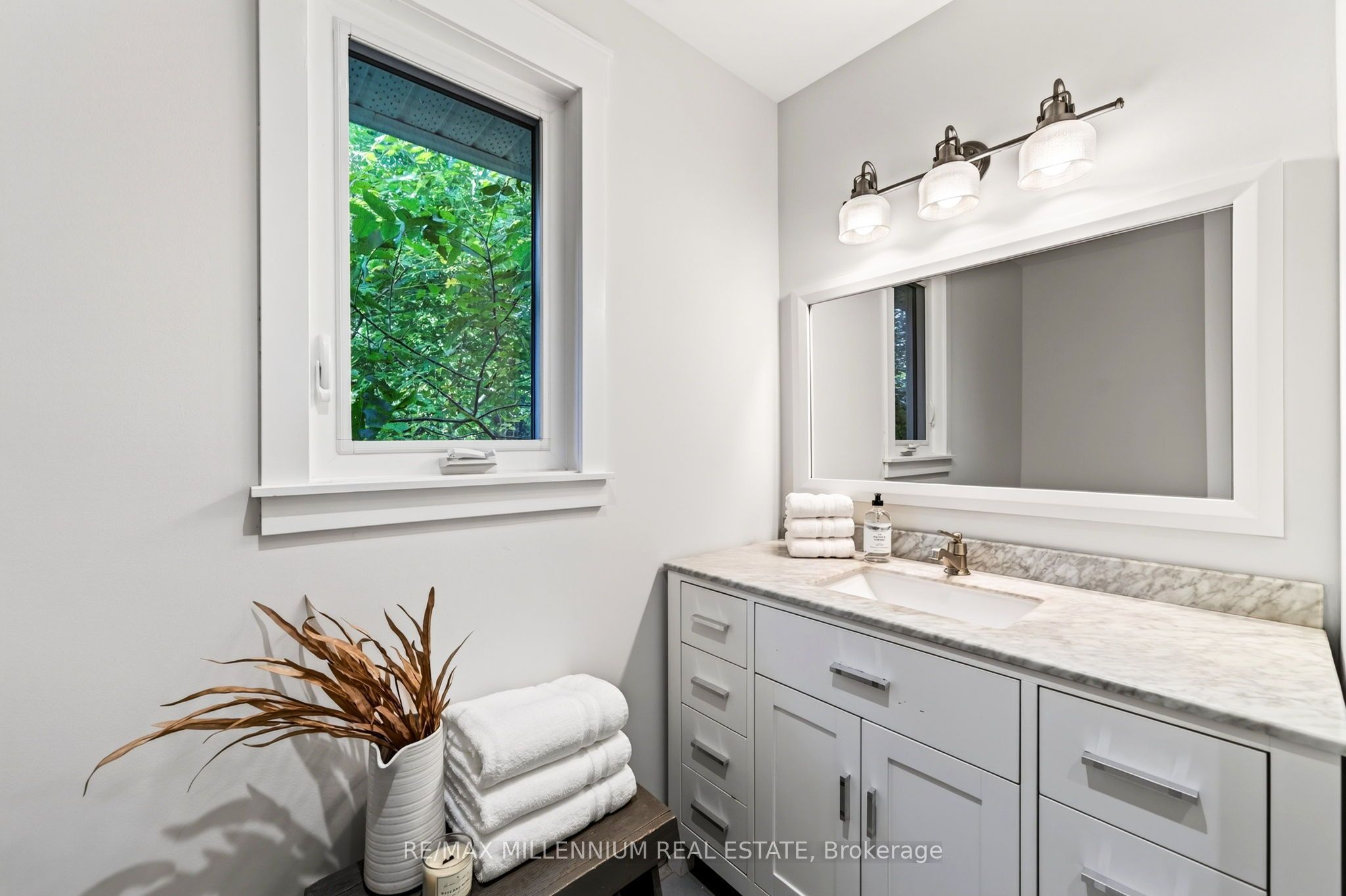7196 Mcniven Road Property Photo 14