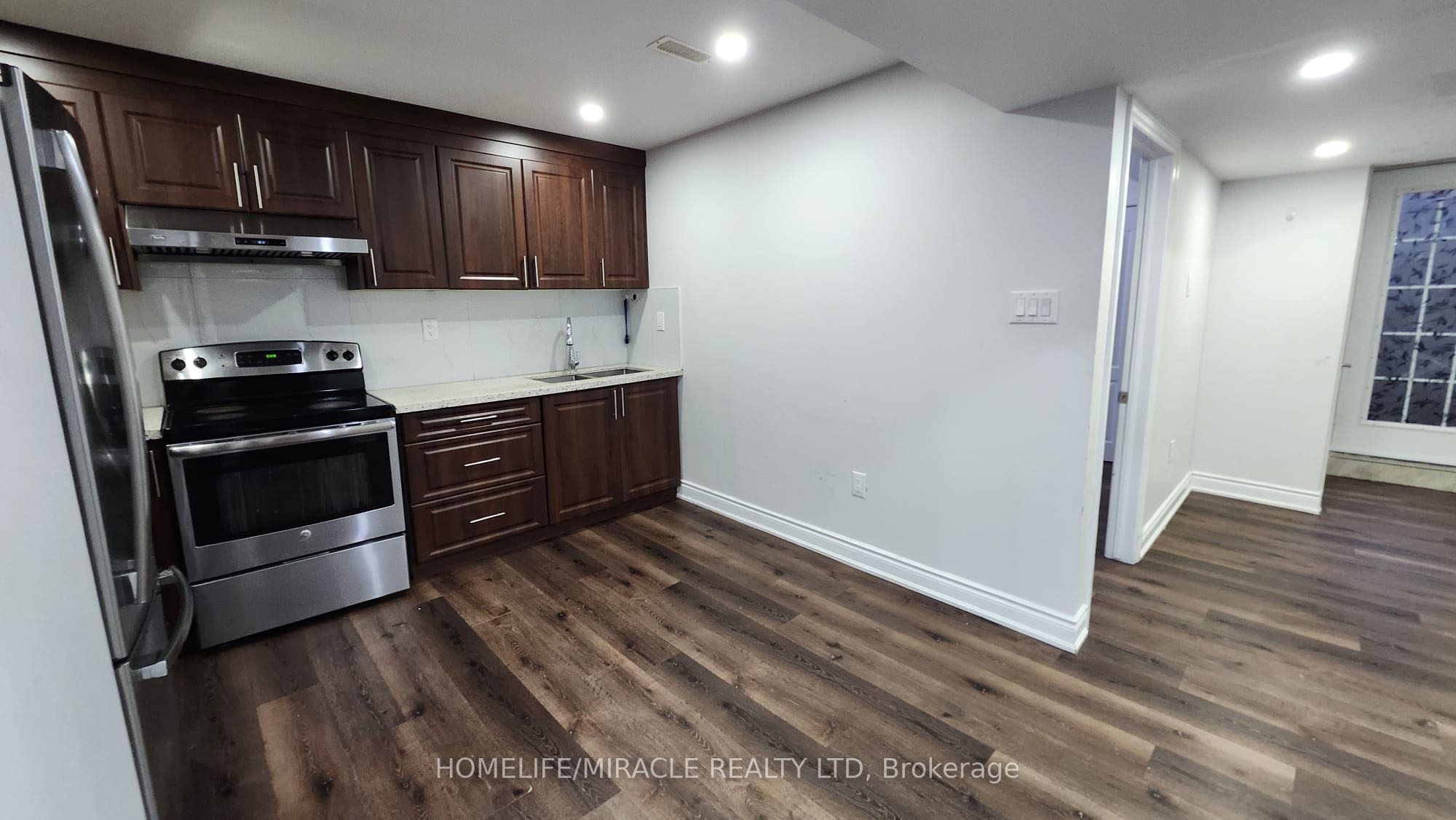 92 Stedford Crescent Property Photo 6