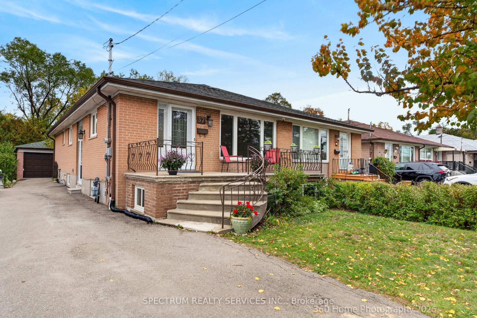 37 Newlin Crescent Property Photo 1