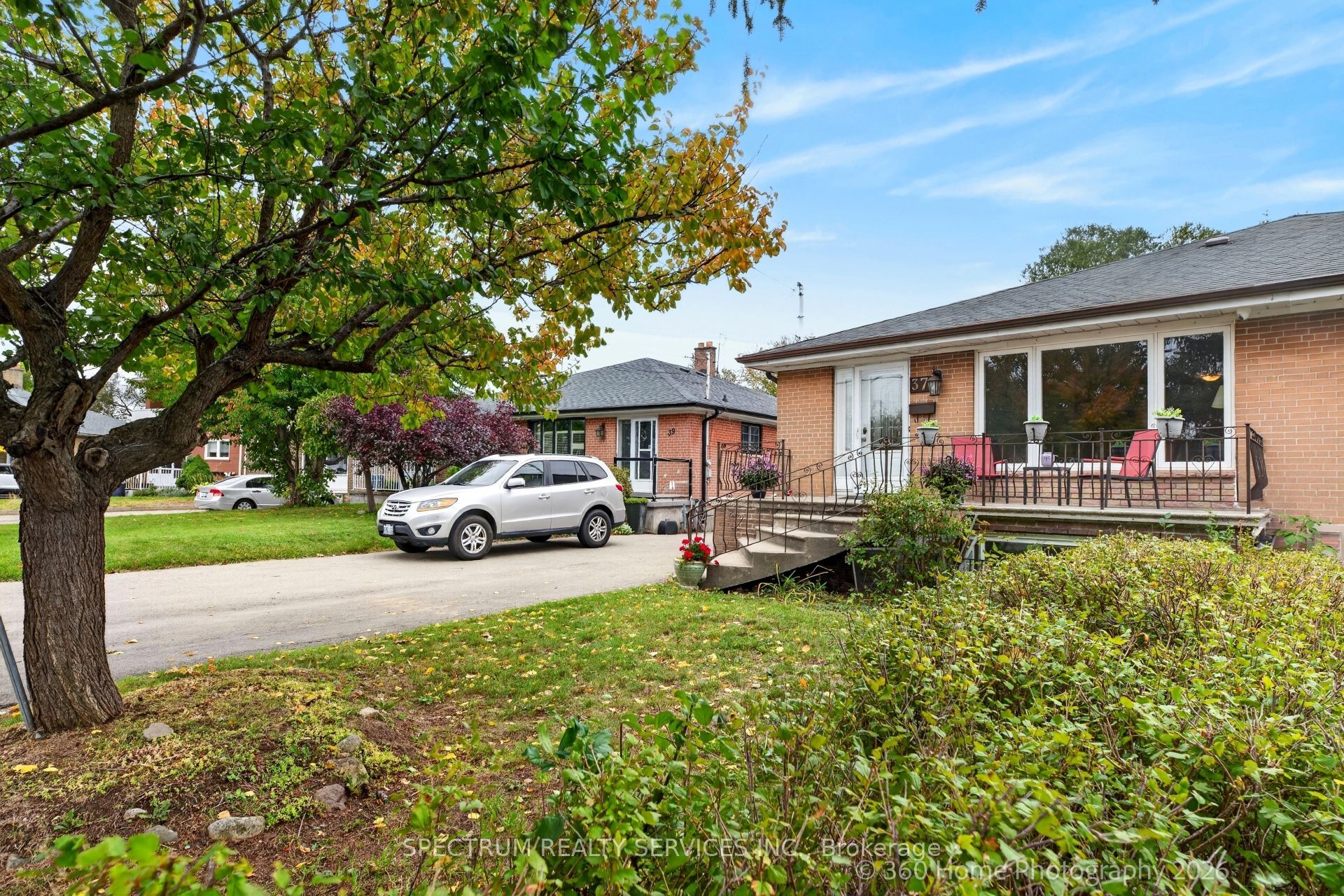 37 Newlin Crescent Property Photo 3