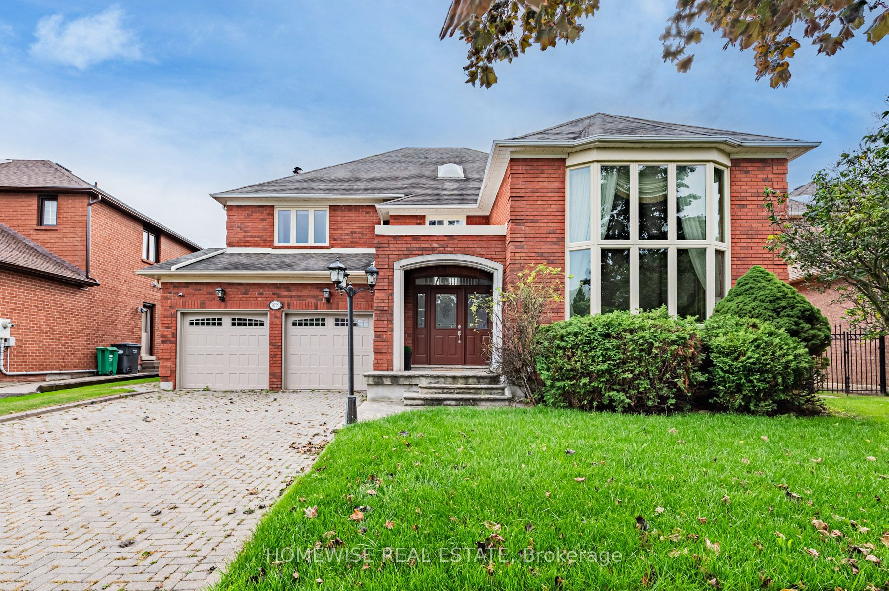 5859 Riverside Place Property Photo 1