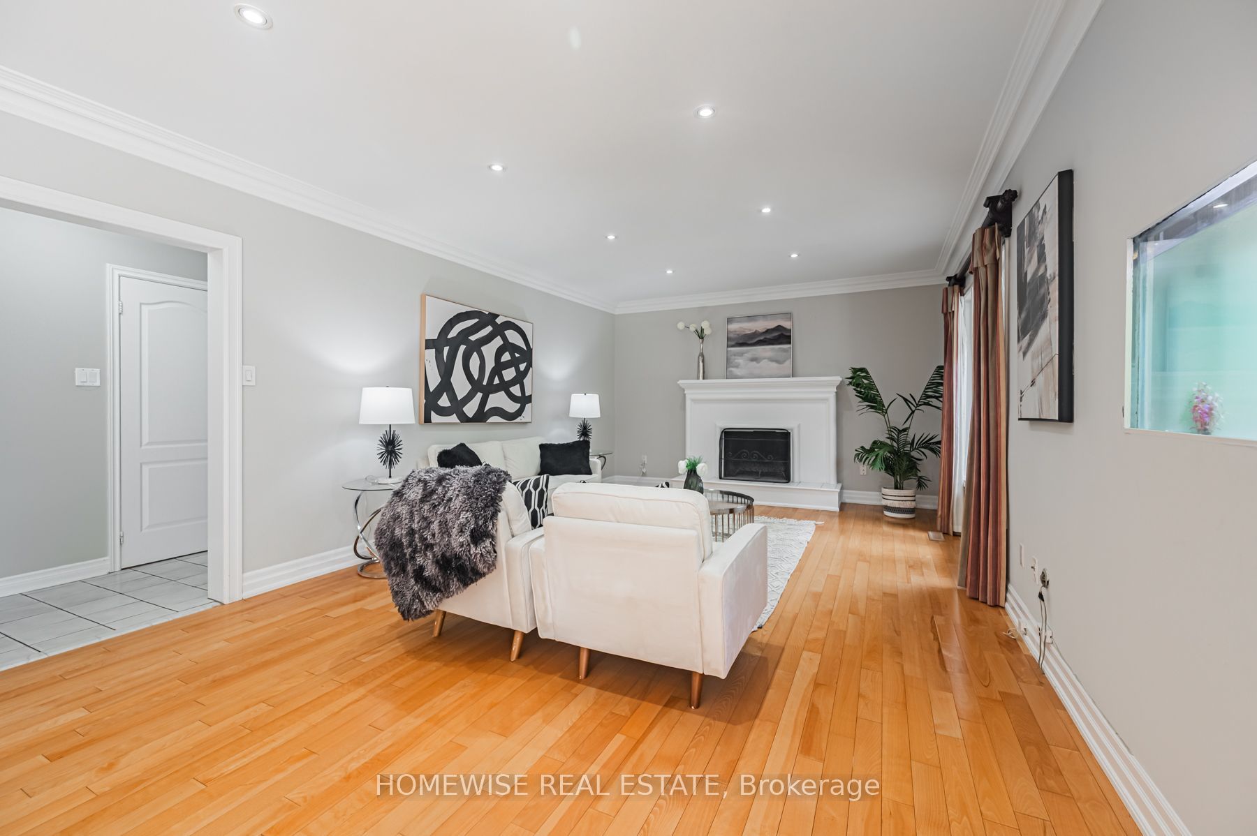 5859 Riverside Place Property Photo 8