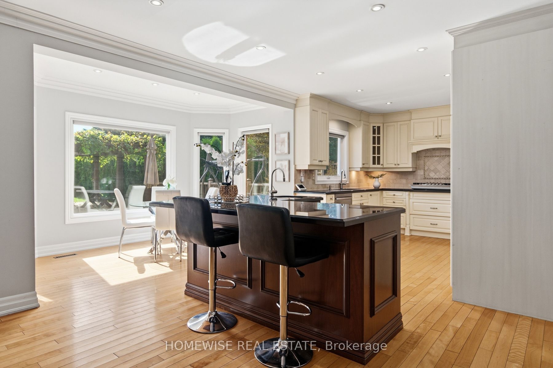 5859 Riverside Place Property Photo 12