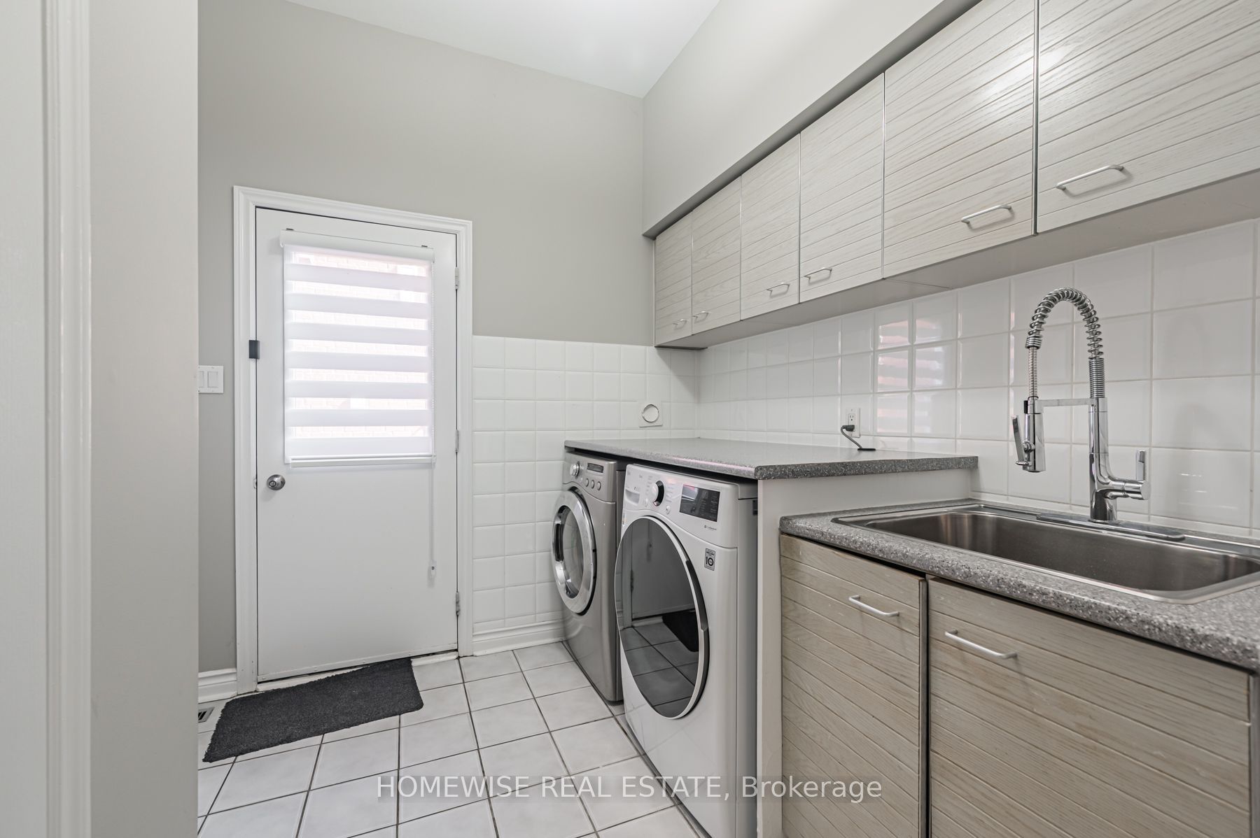 5859 Riverside Place Property Photo 16