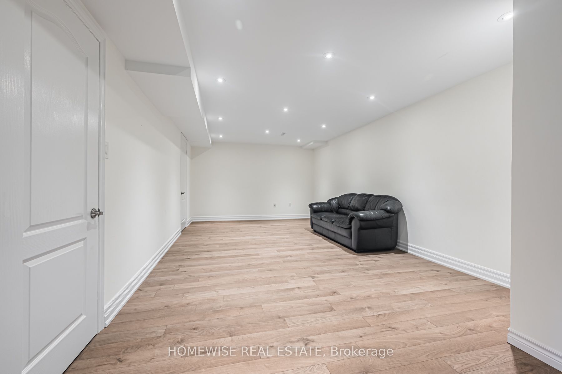 5859 Riverside Place Property Photo 34