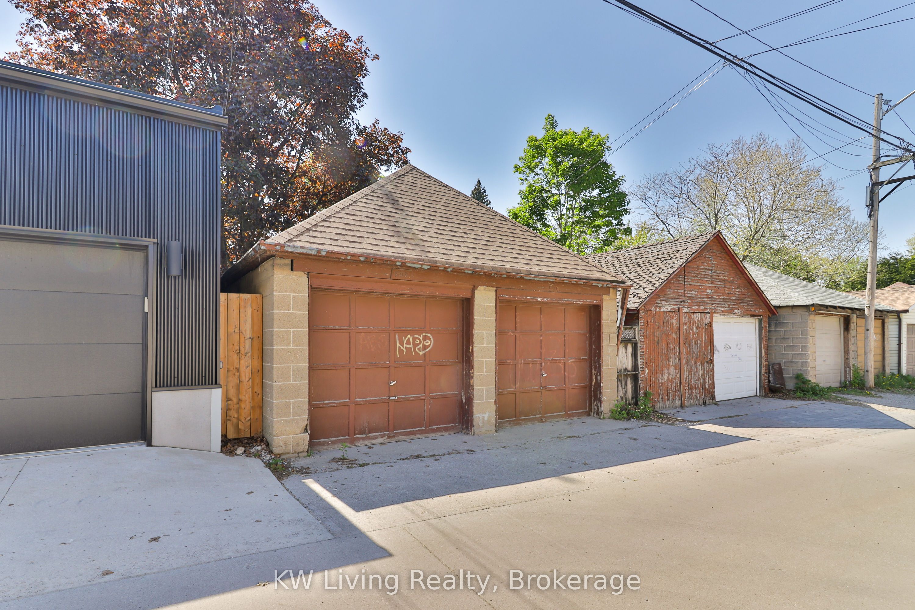 599 Durie Street Property Photo 3
