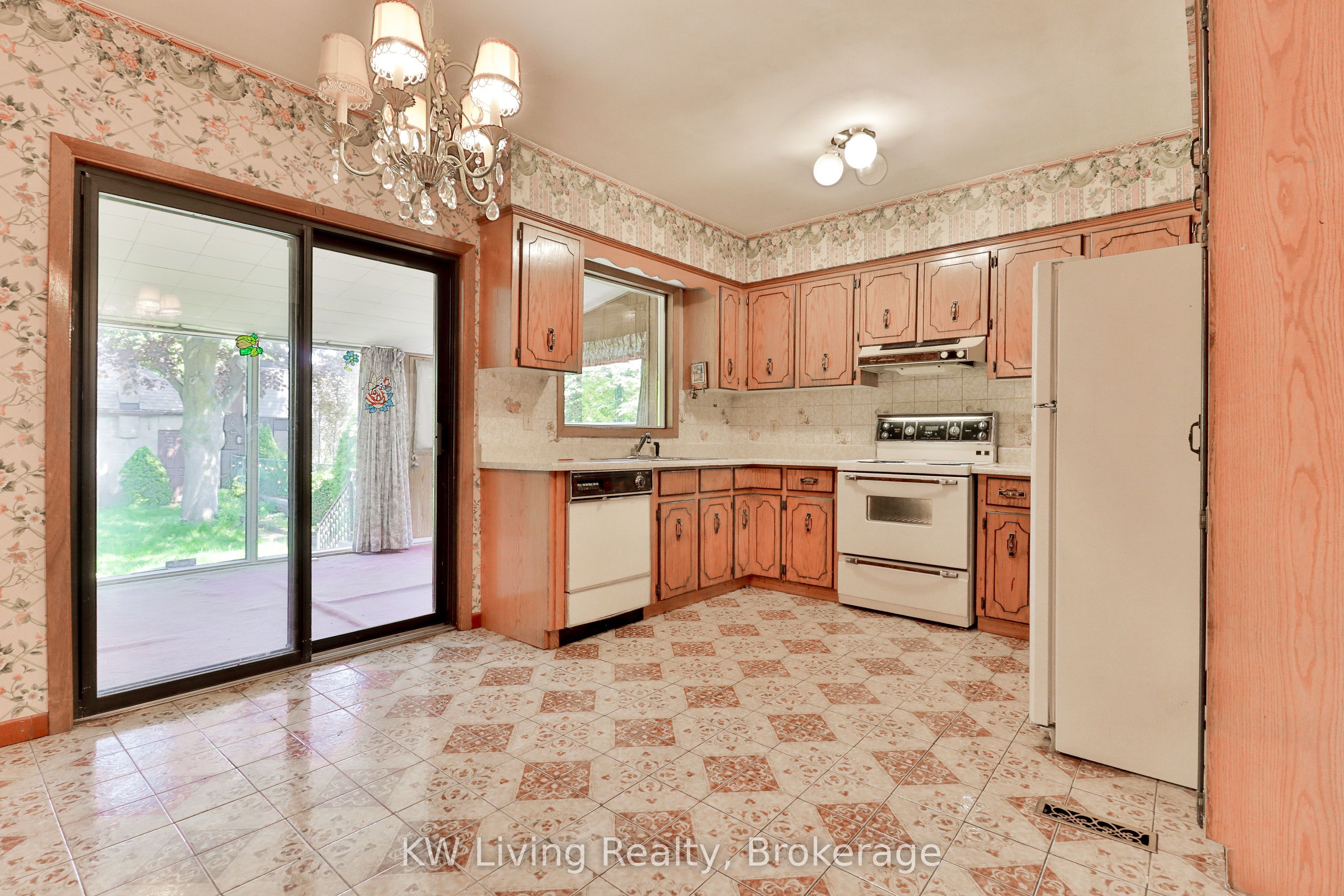 599 Durie Street Property Photo 8