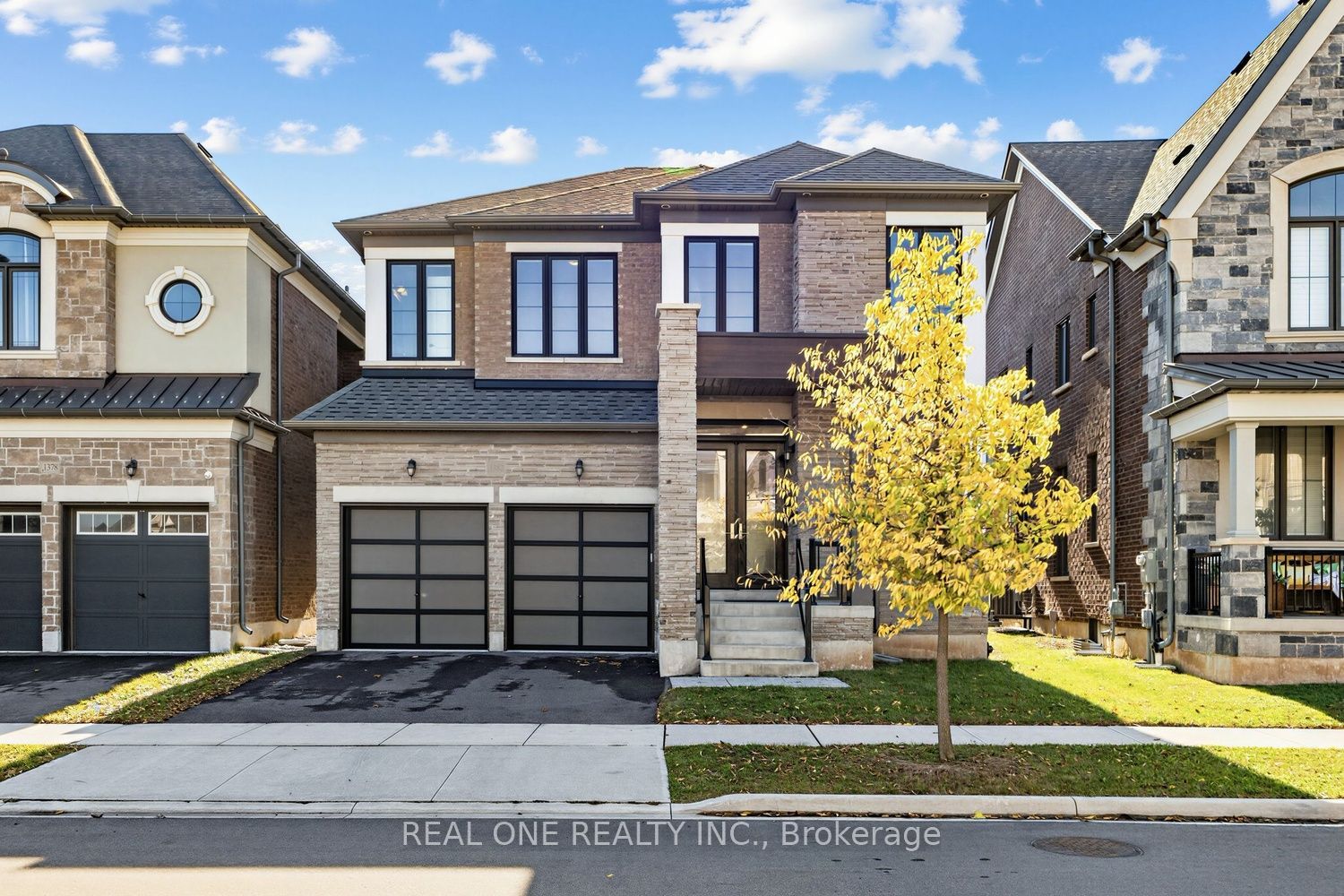 1382 Queens Plate Road Property Photo 1