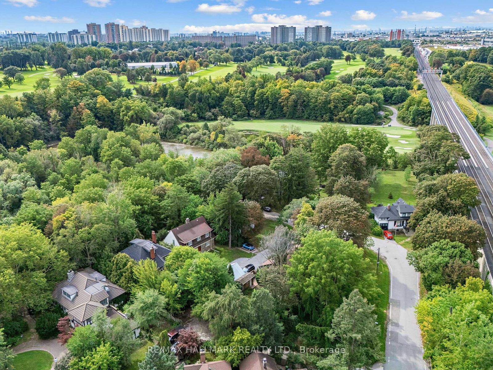 7 Humberview Crescent Property Photo 3