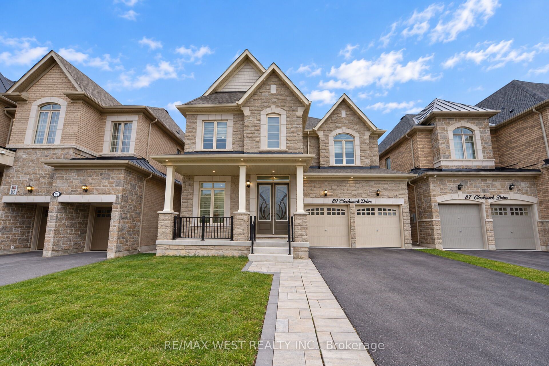 89 Clockwork Drive Property Photo 3
