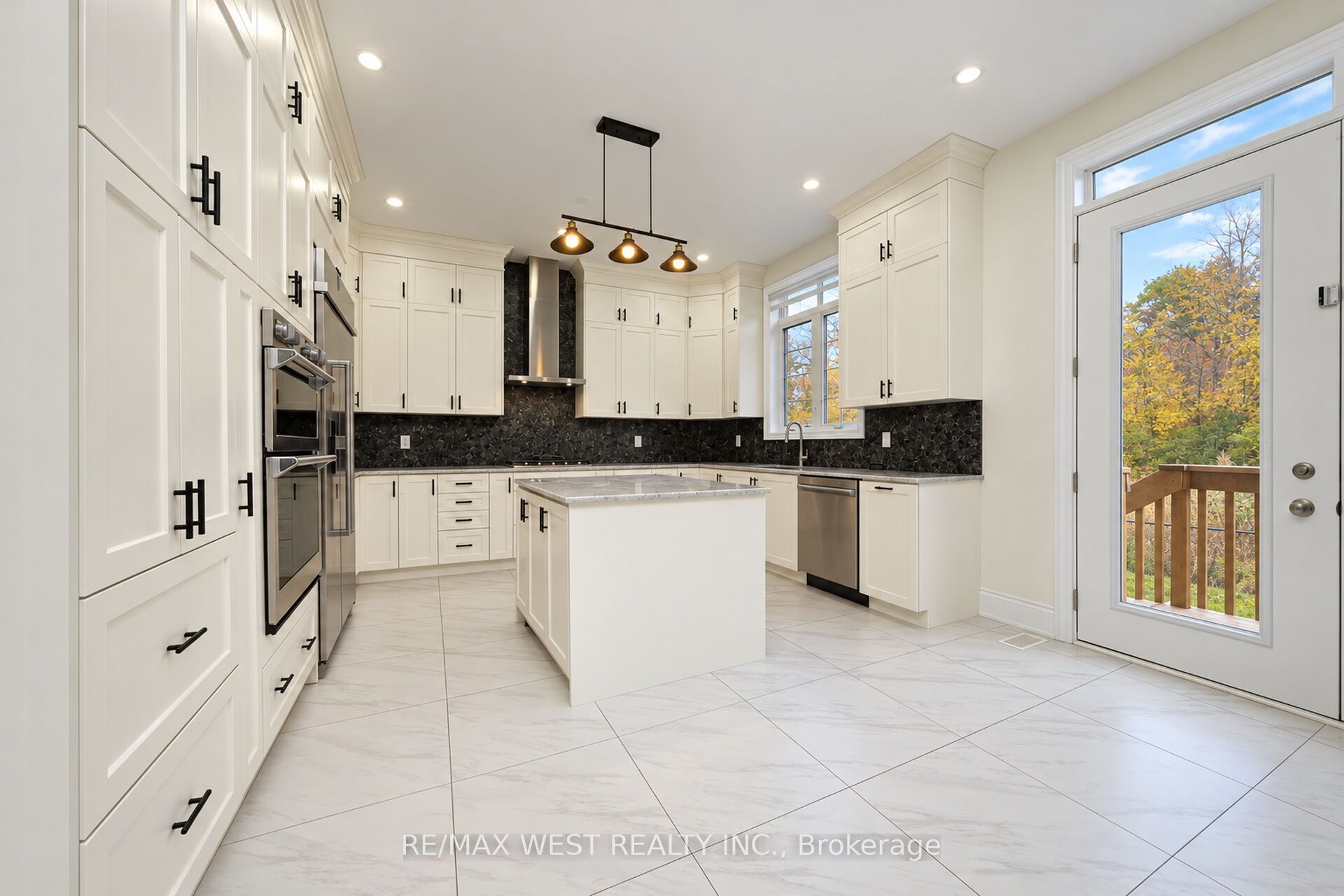 89 Clockwork Drive Property Photo 12