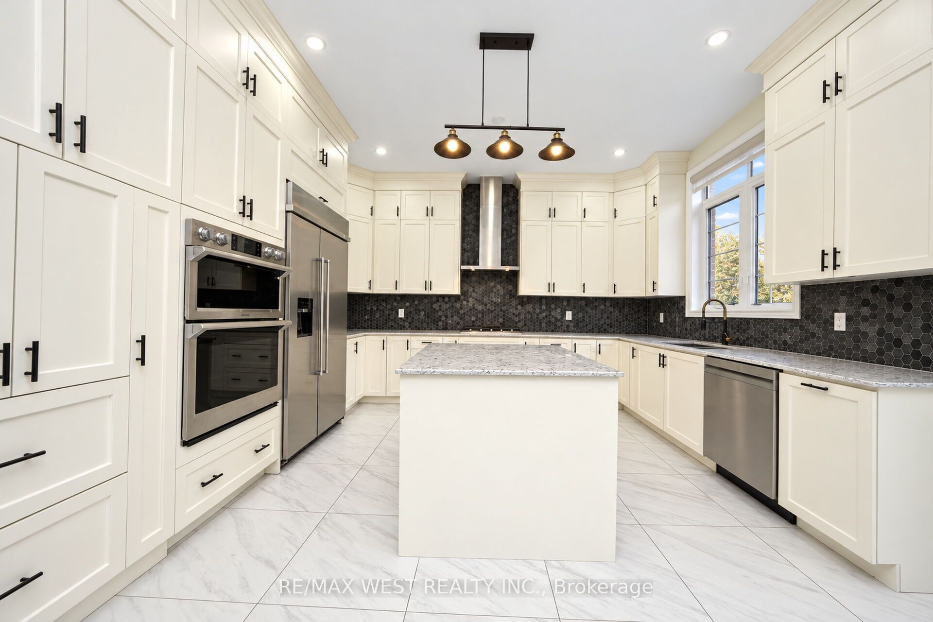 89 Clockwork Drive Property Photo 13