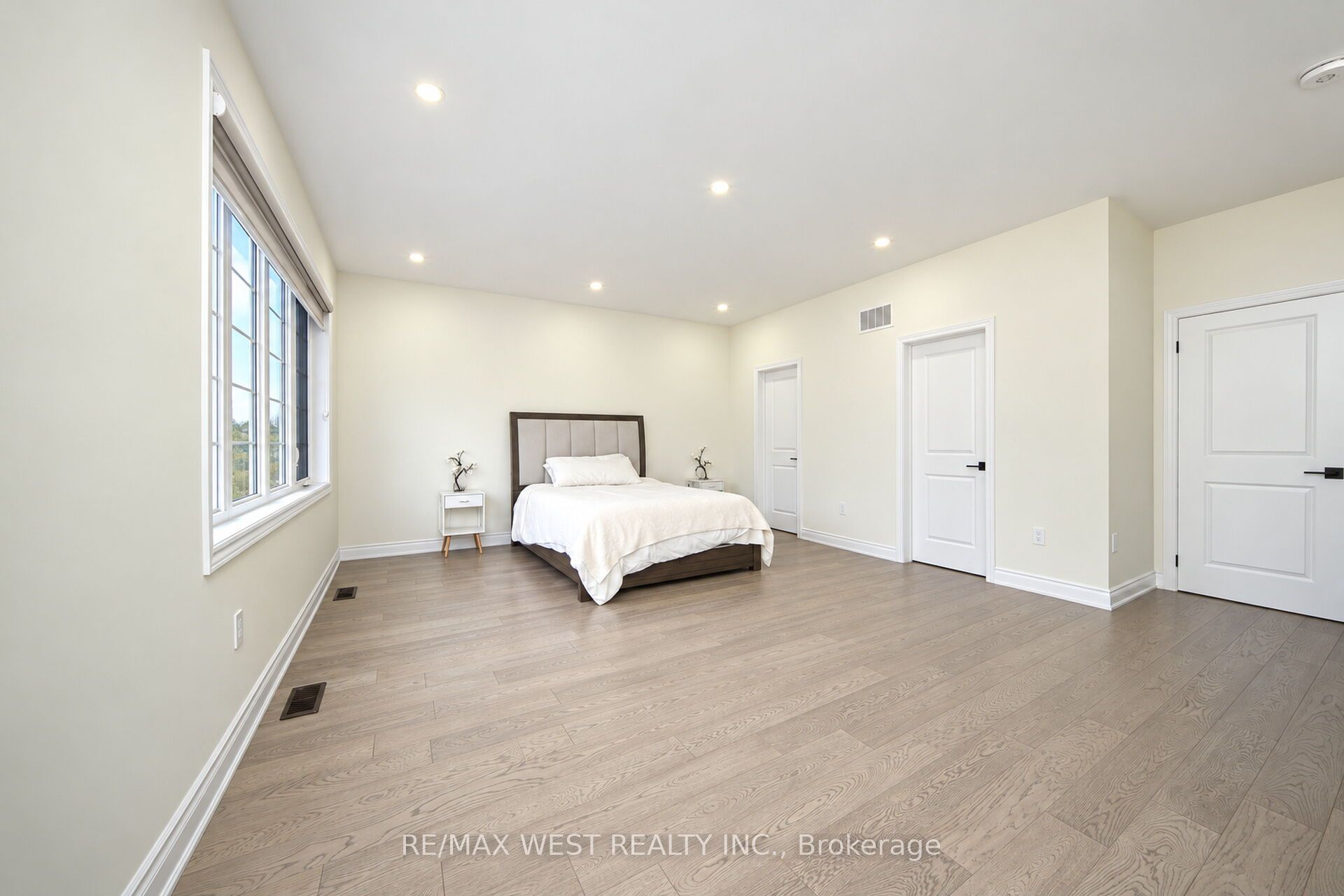 89 Clockwork Drive Property Photo 35