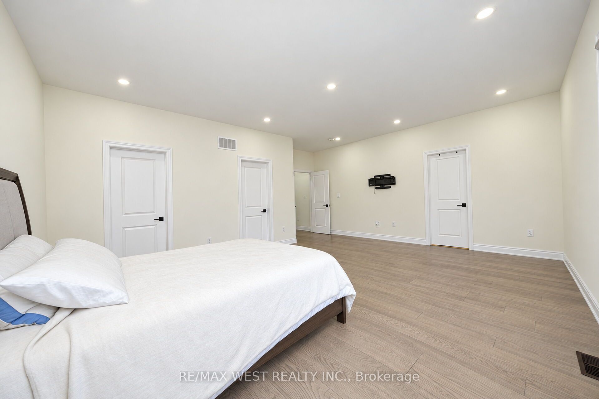 89 Clockwork Drive Property Photo 36