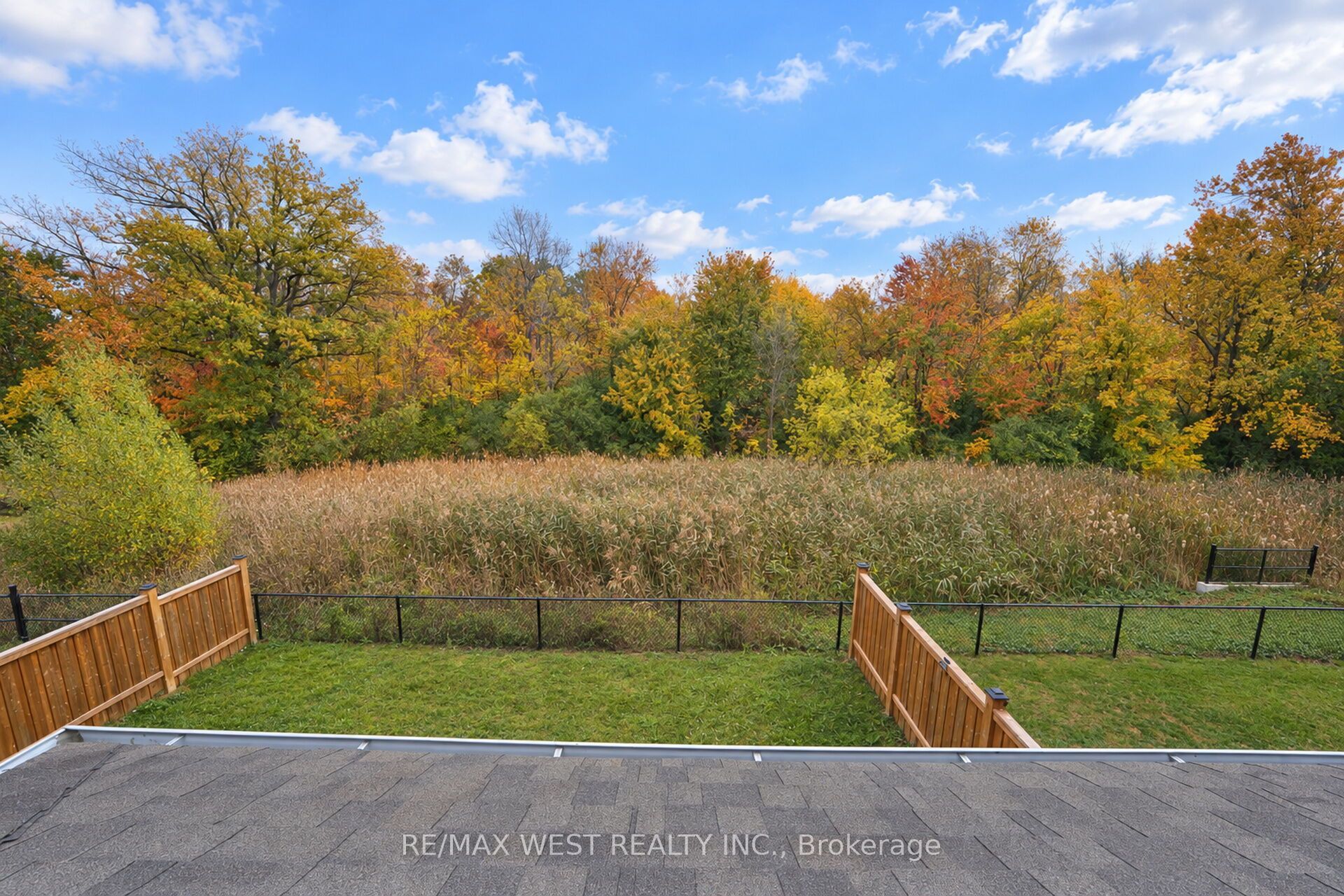 89 Clockwork Drive Property Photo 37