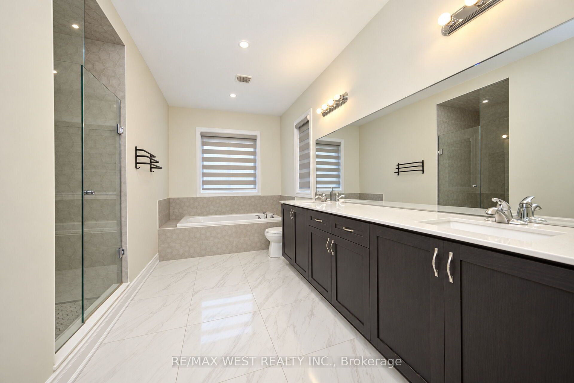 89 Clockwork Drive Property Photo 38