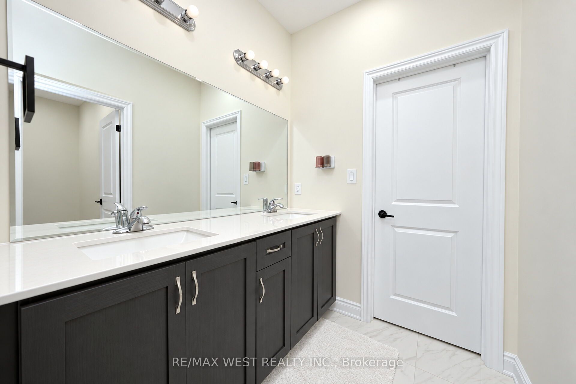 89 Clockwork Drive Property Photo 40