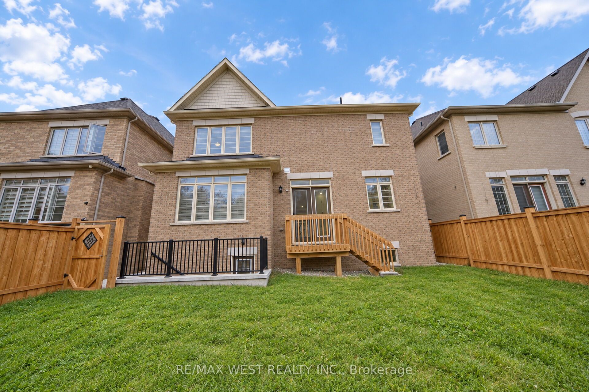89 Clockwork Drive Property Photo 46