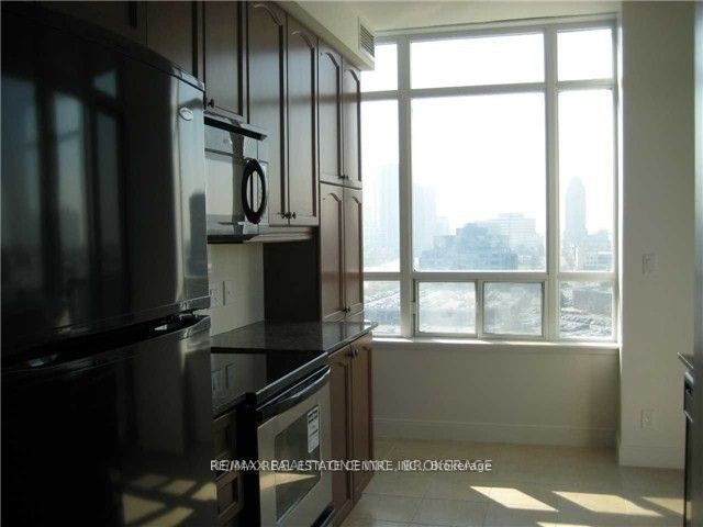 80 Absolute Avenue 1409 Property Photo 4