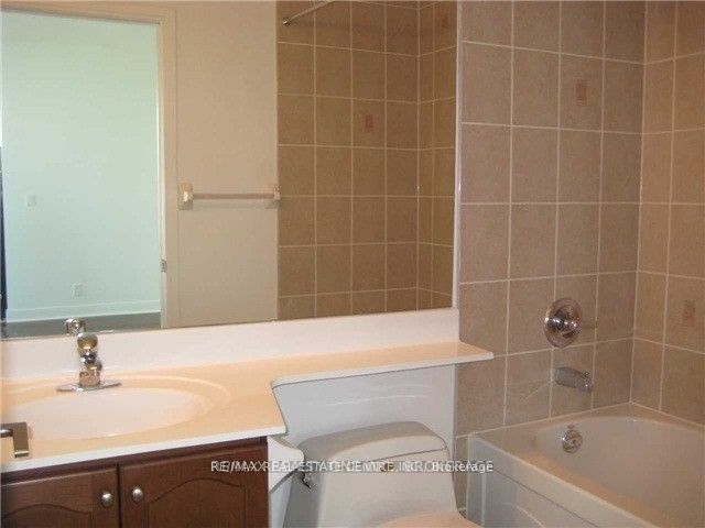 80 Absolute Avenue 1409 Property Photo 10