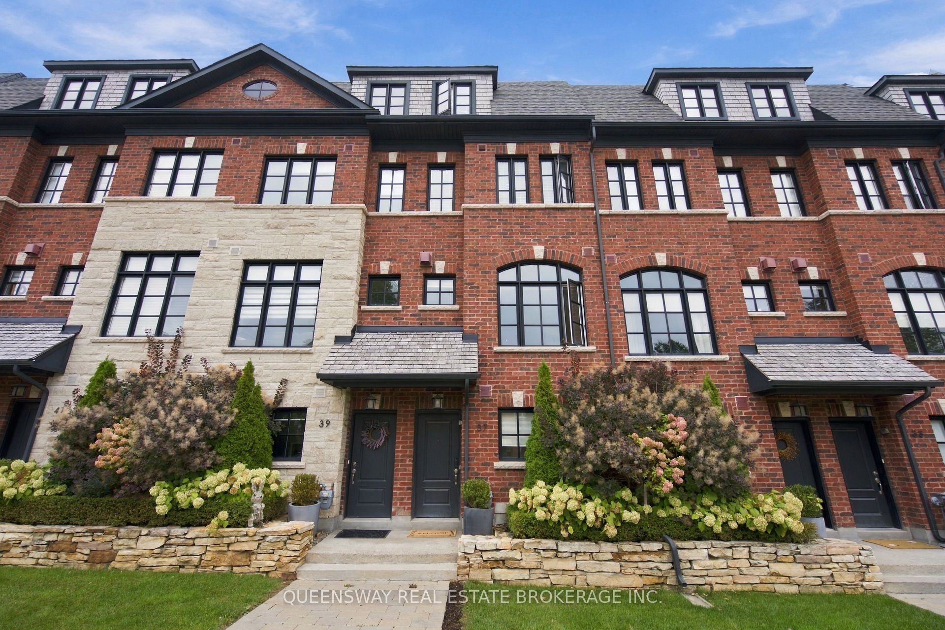 37 Twenty Ninth Street Property Photo 2