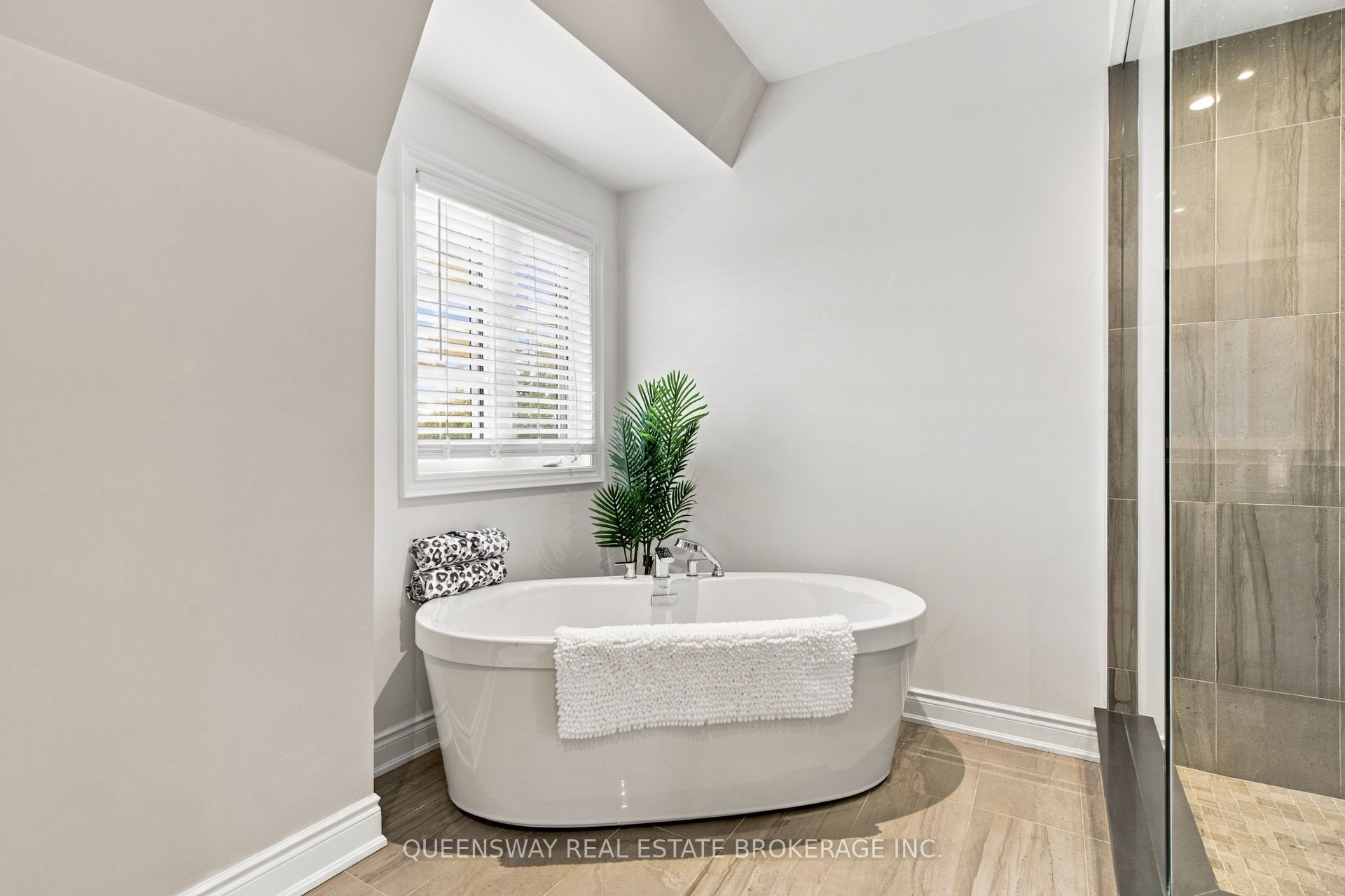 37 Twenty Ninth Street Property Photo 28