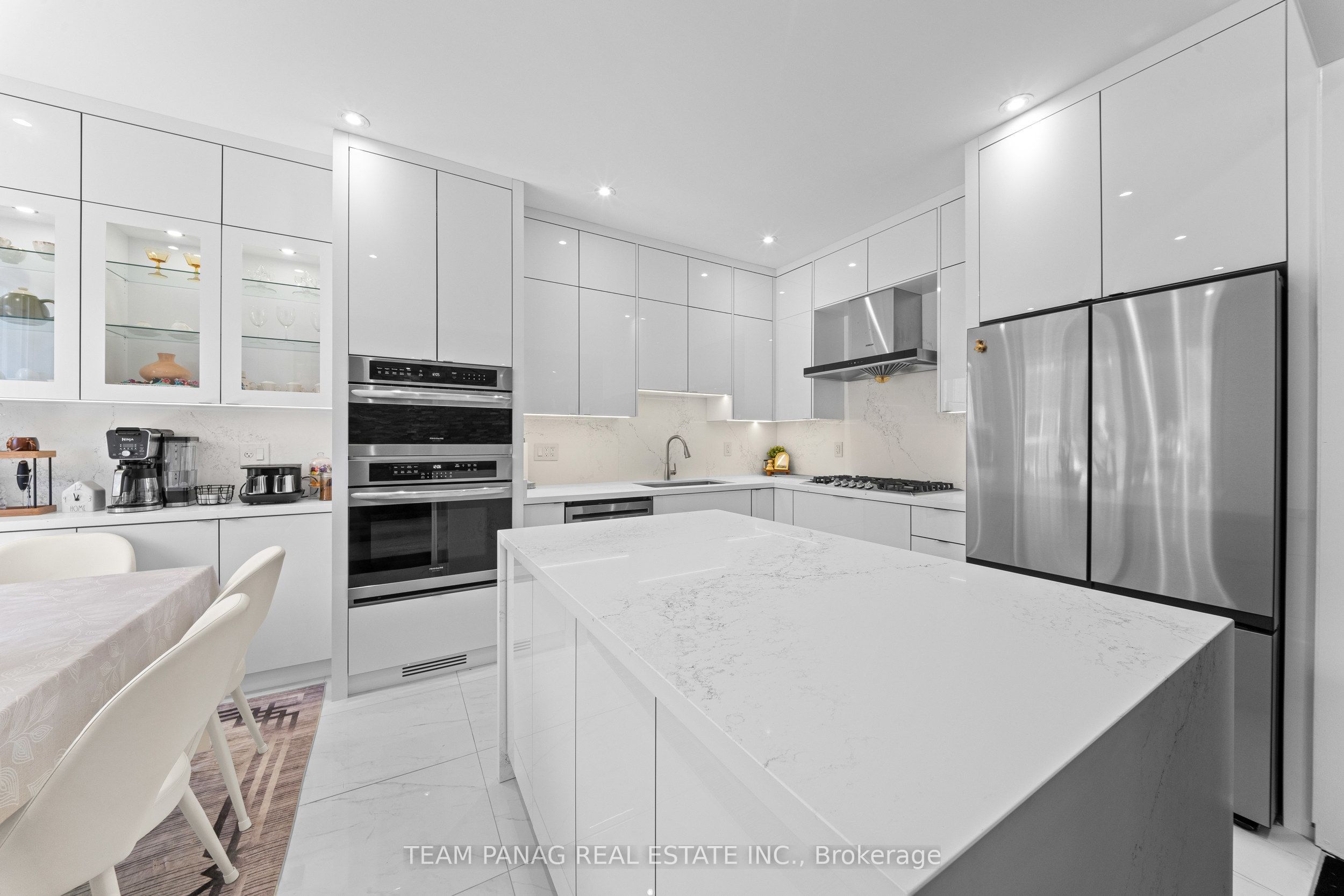 13 Seafair Crescent Property Photo 3