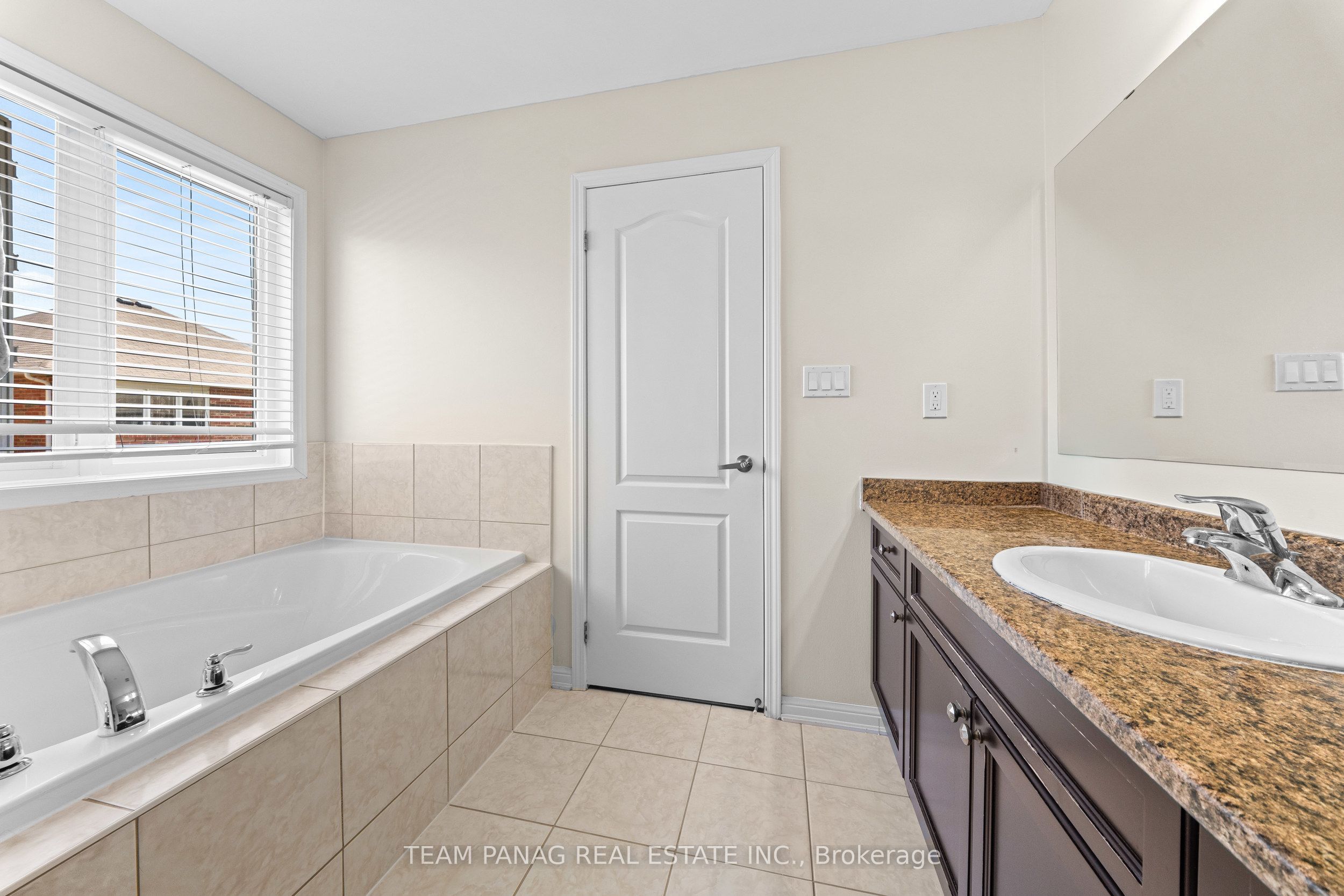 13 Seafair Crescent Property Photo 31