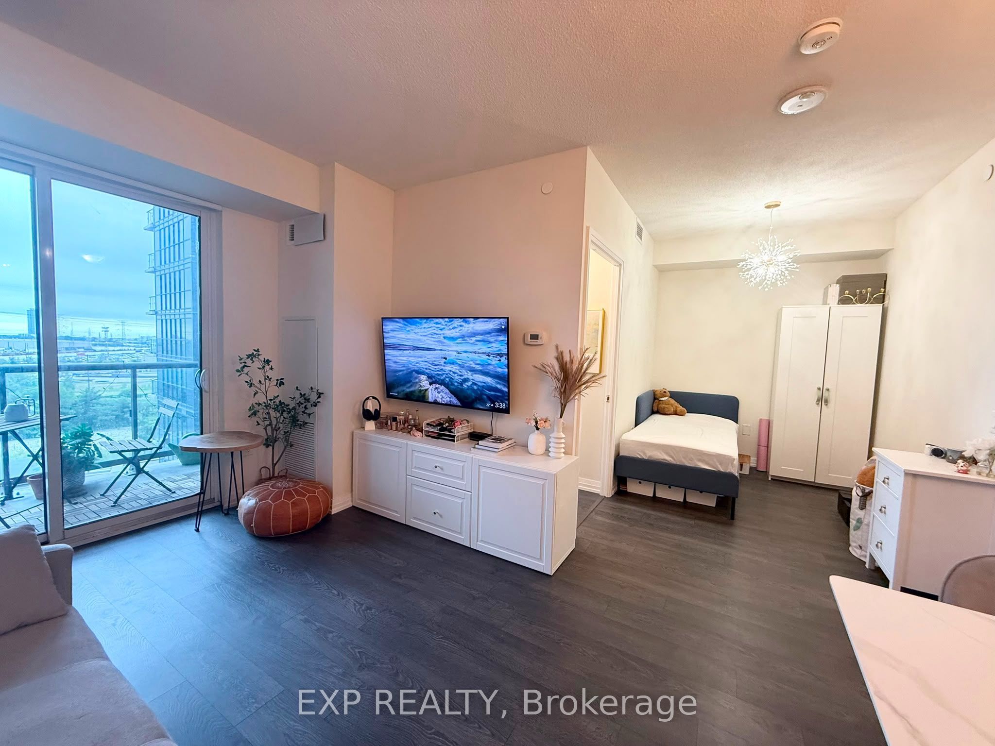 50 Thomas Riley Road 520 Property Photo 6