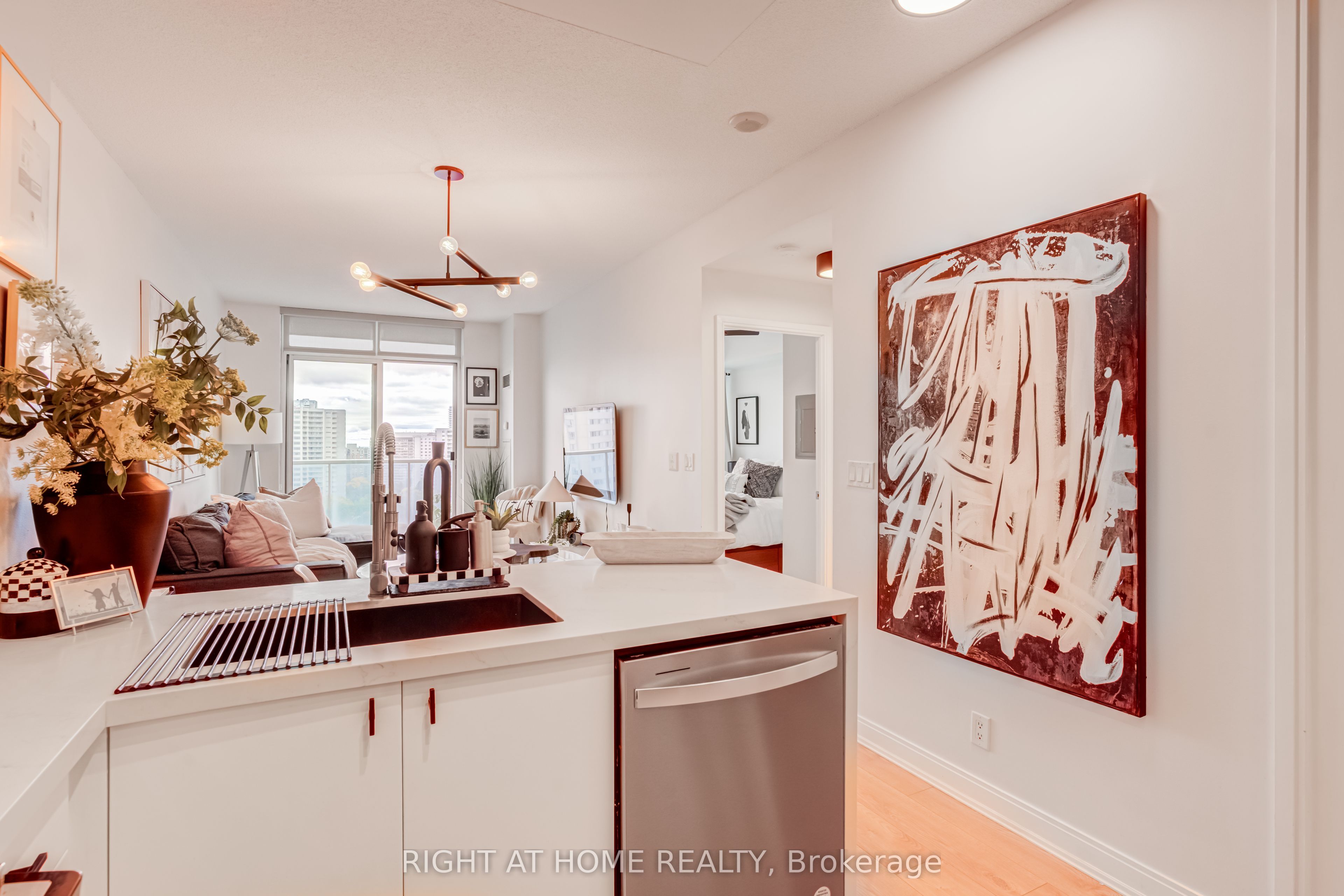 70 Absolute Avenue 1405 Property Photo 4