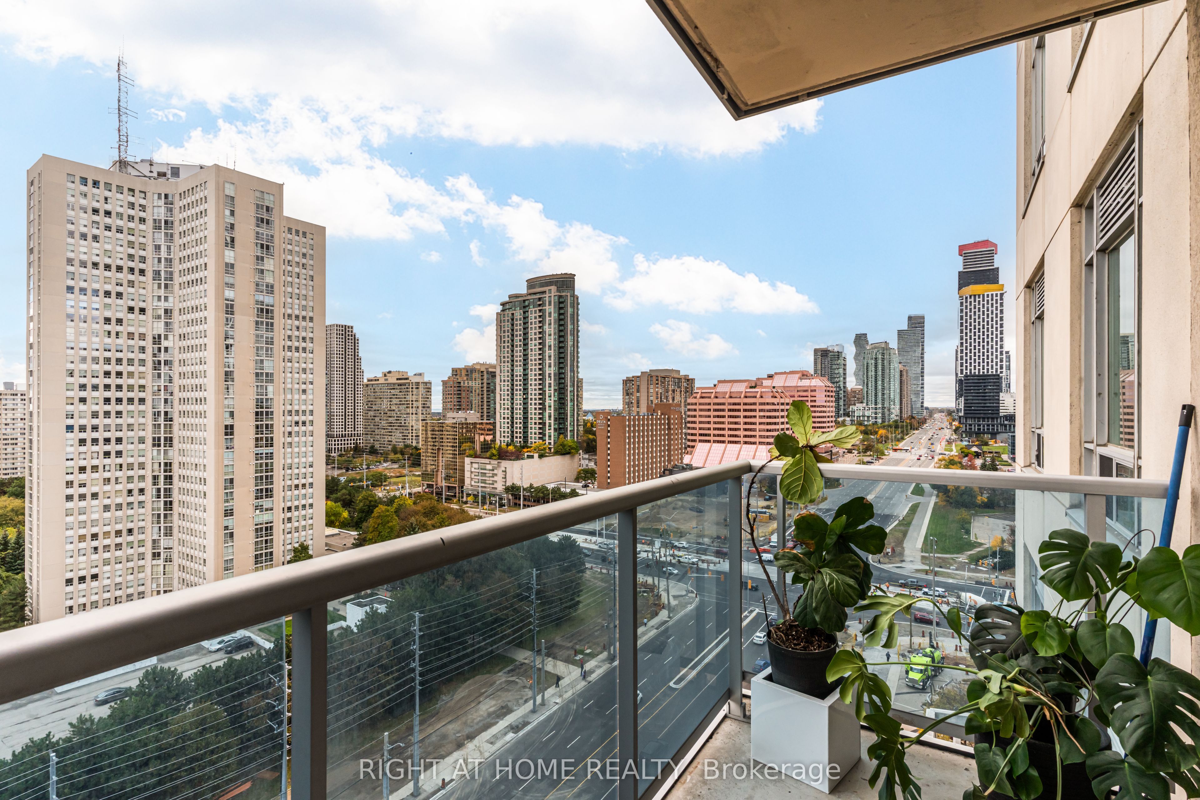 70 Absolute Avenue 1405 Property Photo 21