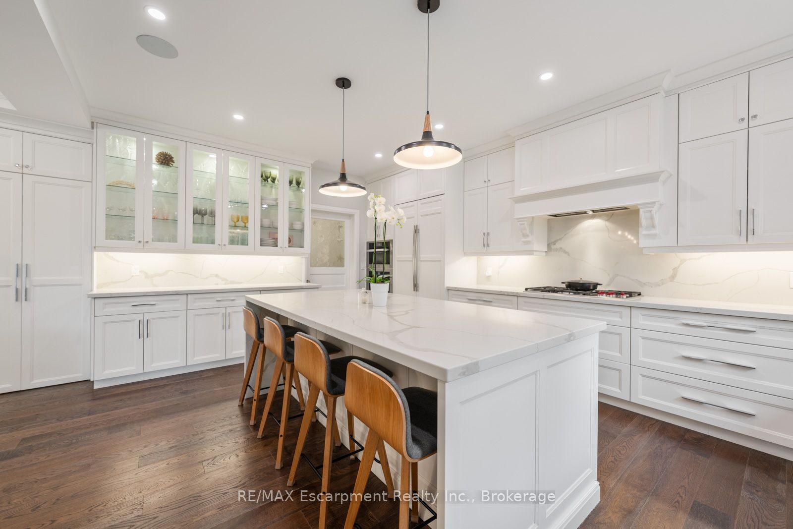1394 Waverly Avenue Property Photo 11