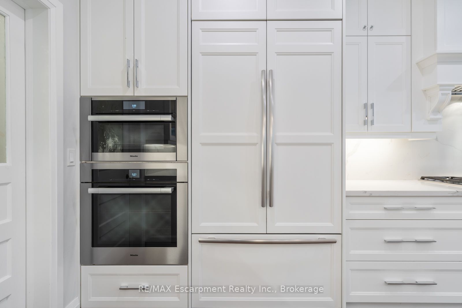 1394 Waverly Avenue Property Photo 13