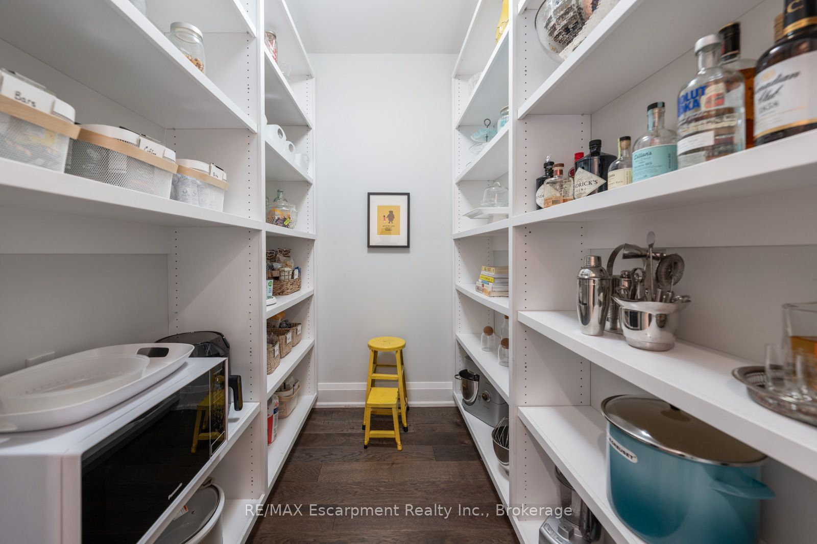 1394 Waverly Avenue Property Photo 14
