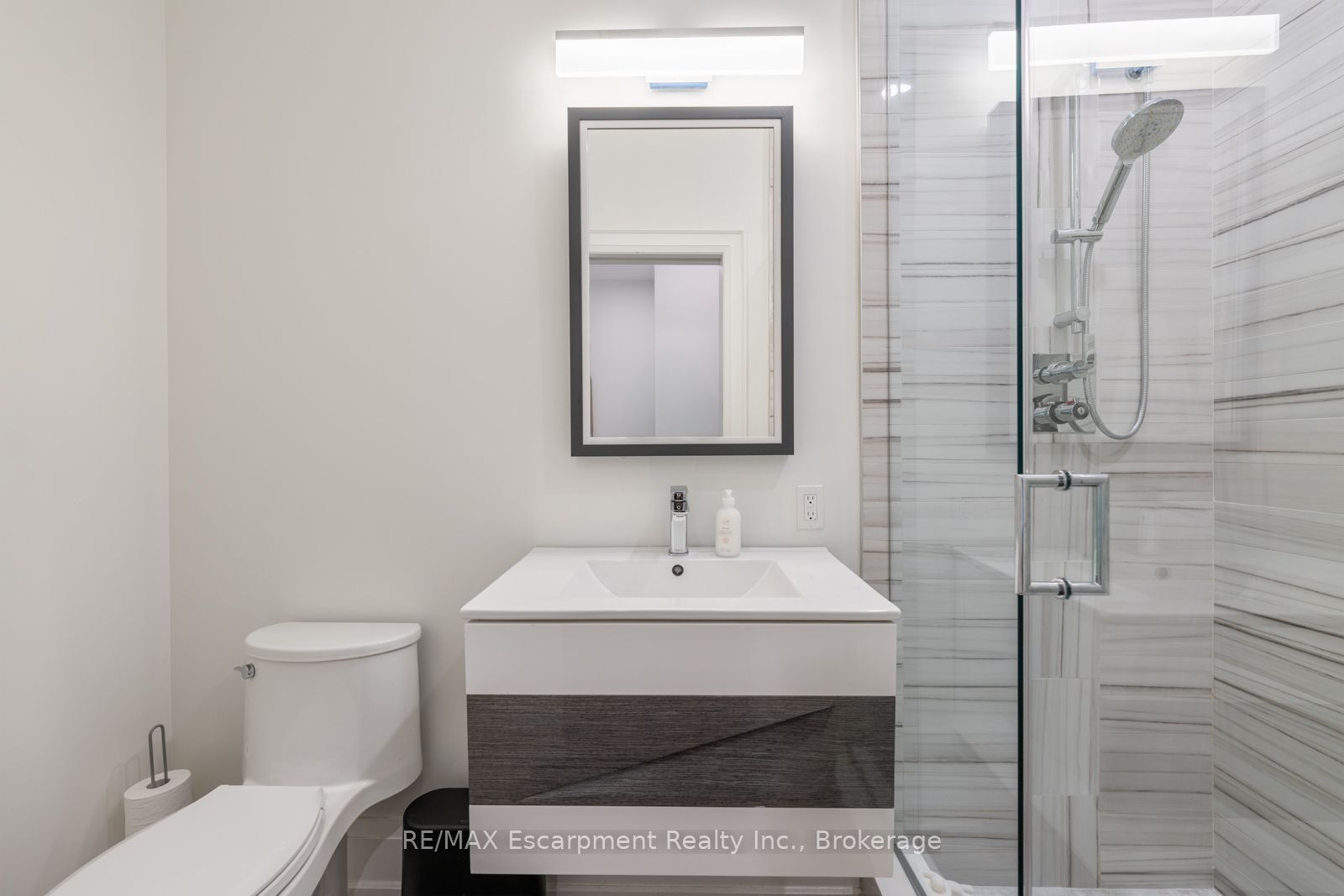 1394 Waverly Avenue Property Photo 34