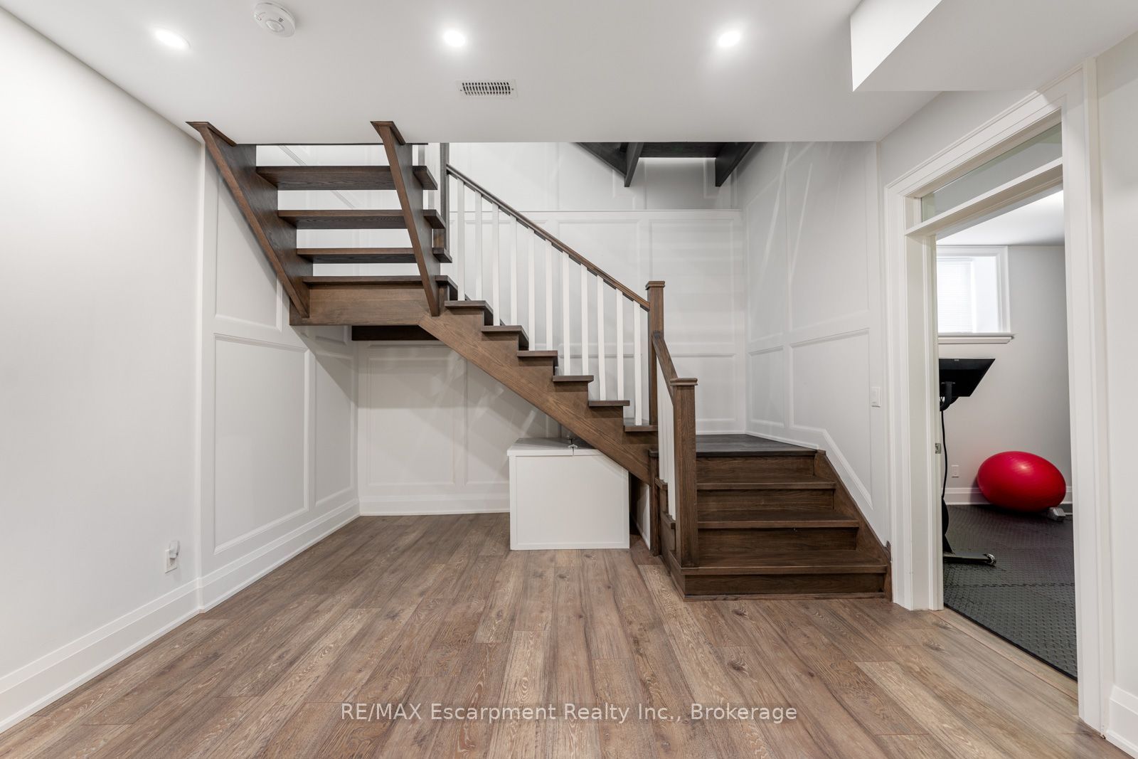 1394 Waverly Avenue Property Photo 38
