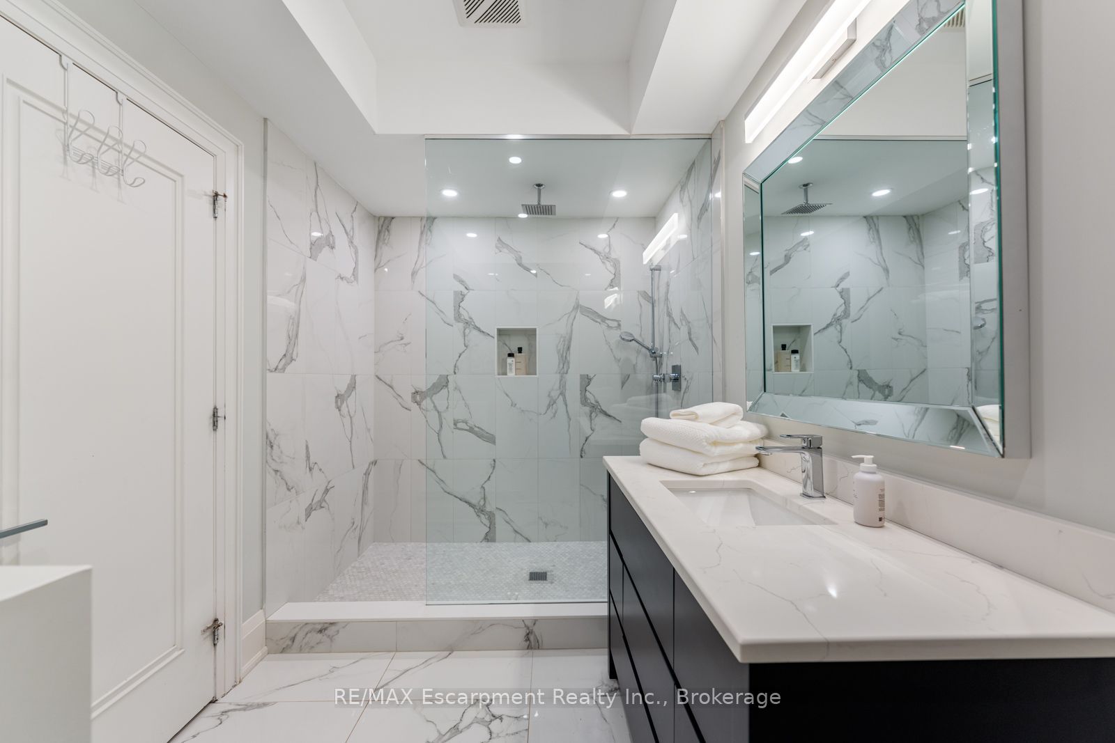 1394 Waverly Avenue Property Photo 43