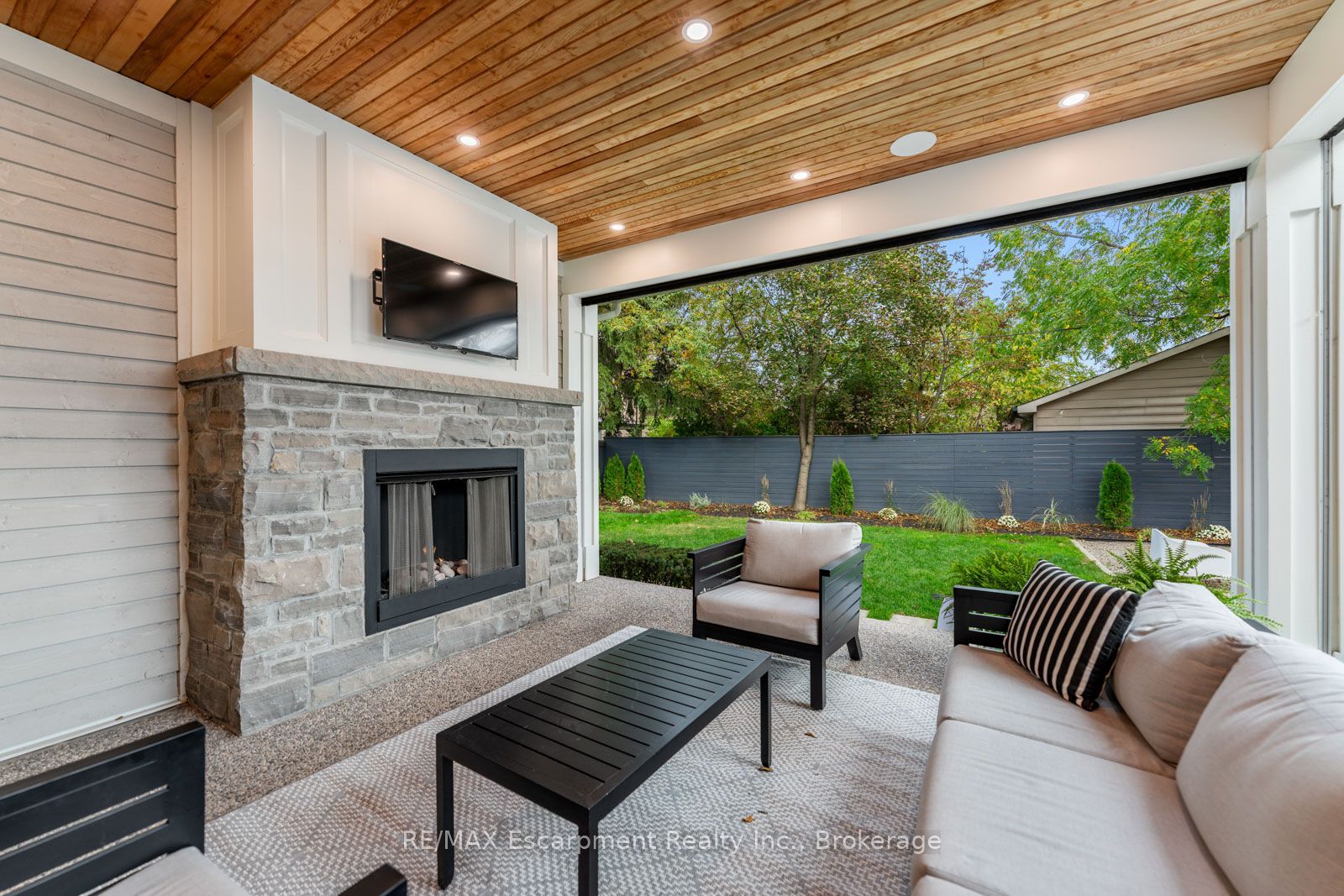 1394 Waverly Avenue Property Photo 44